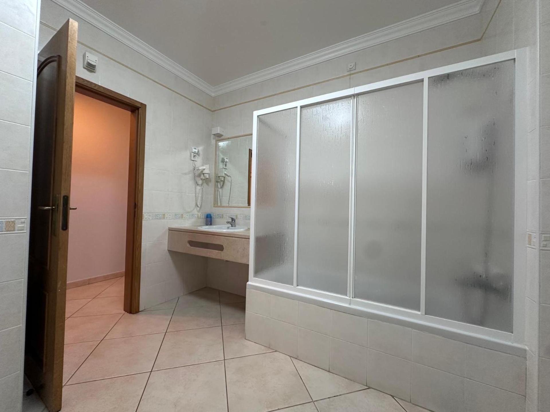 Oceanview Bliss In Retreat Over Oldtown Albufeira