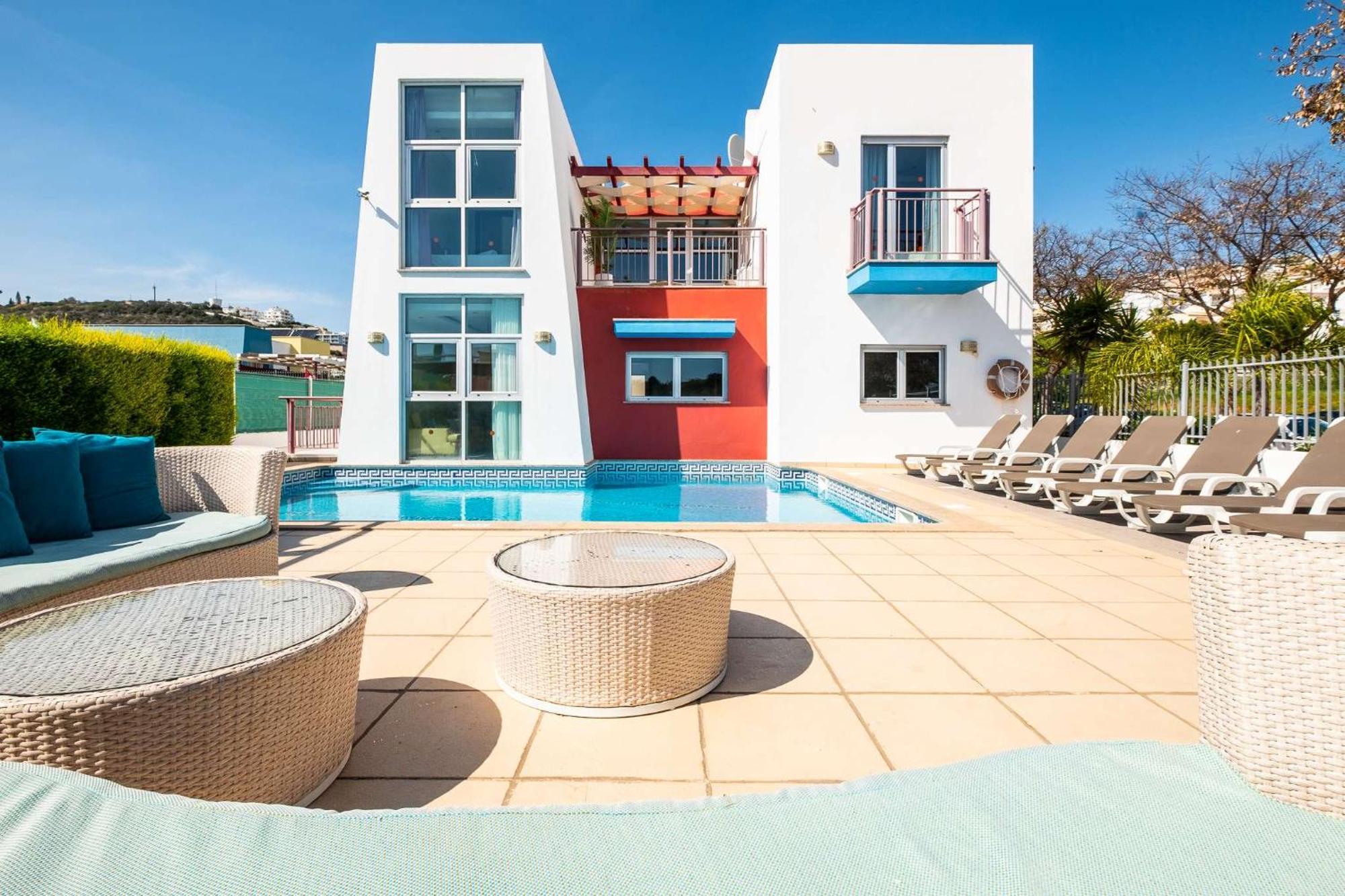 Adaro - Large Luxury Close To Marina *