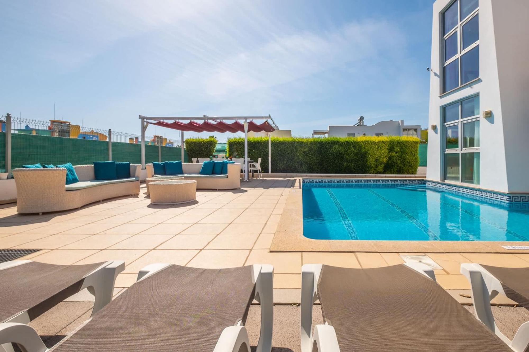 Adaro - Large Luxury Close To Marina Holiday home *