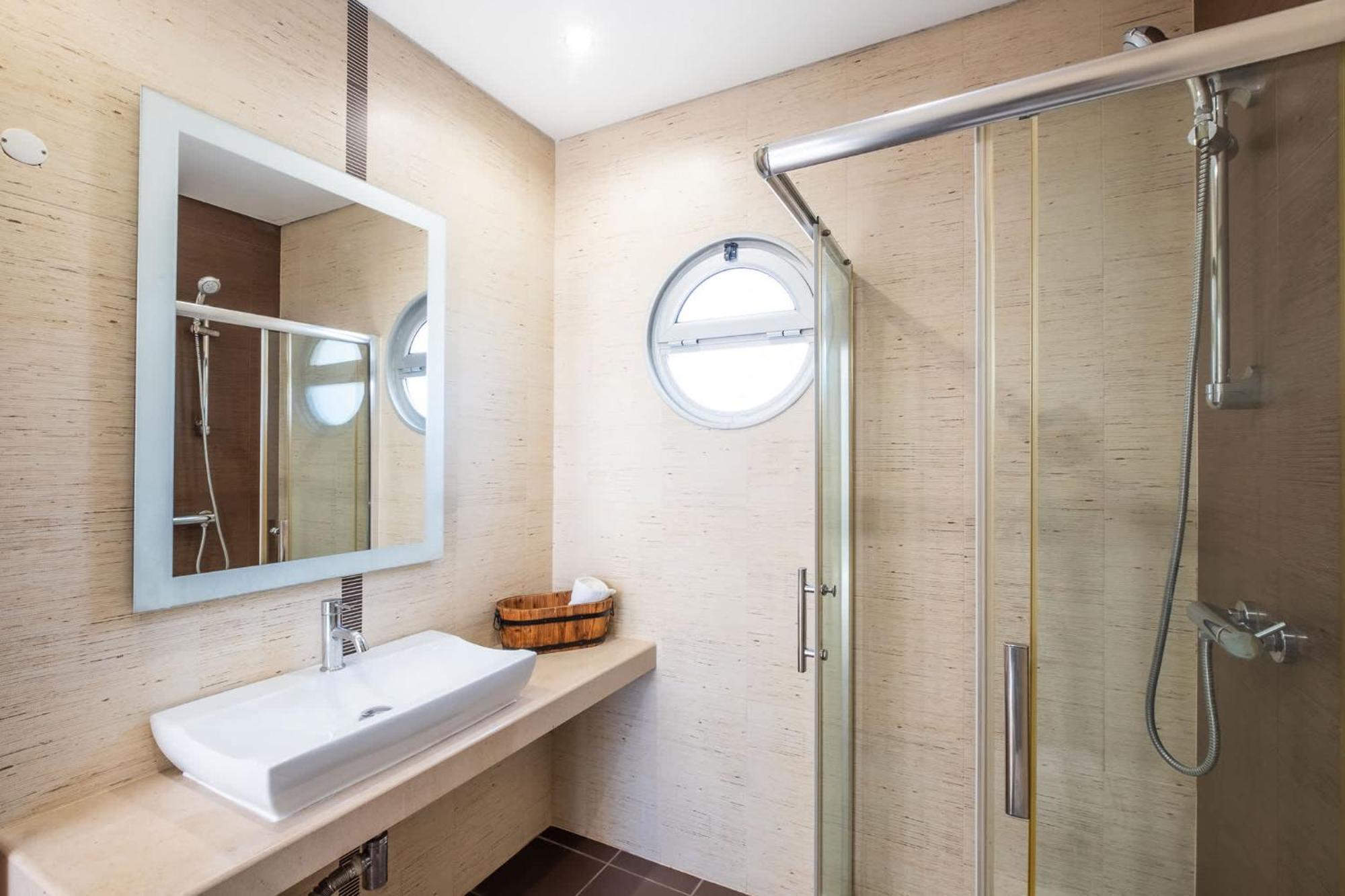 Adaro - Large Luxury Close To Marina *