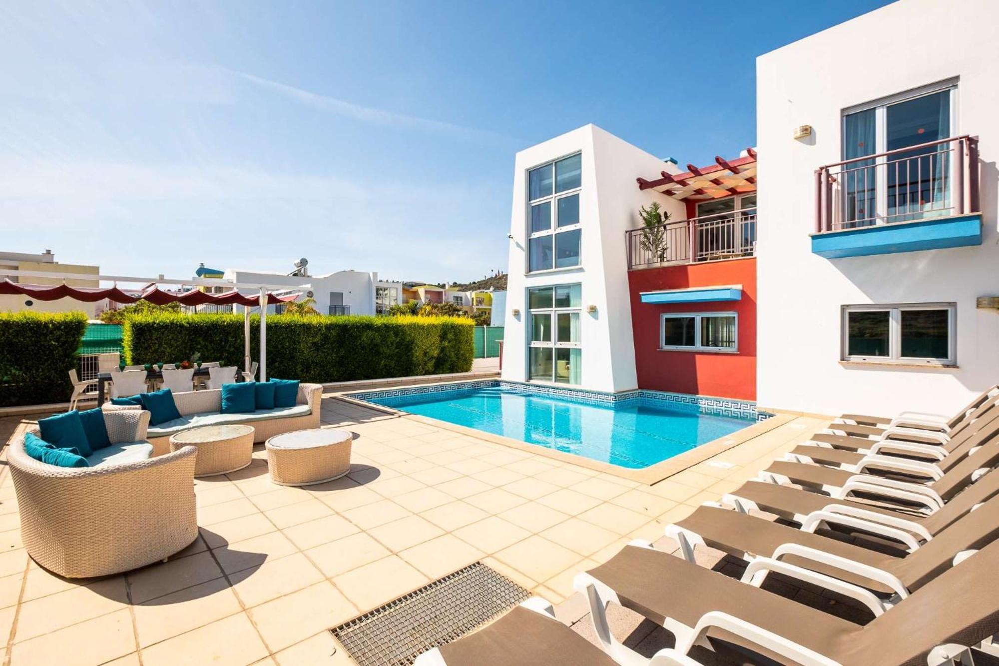 Adaro - Large Luxury Close To Marina Holiday home *