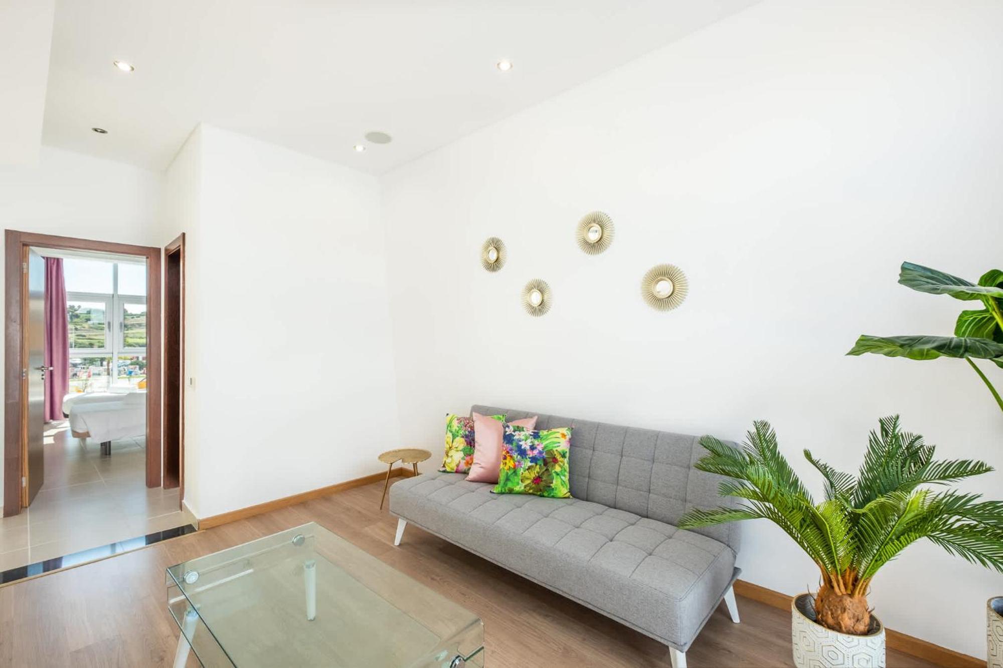 Adaro - Large Luxury Close To Marina