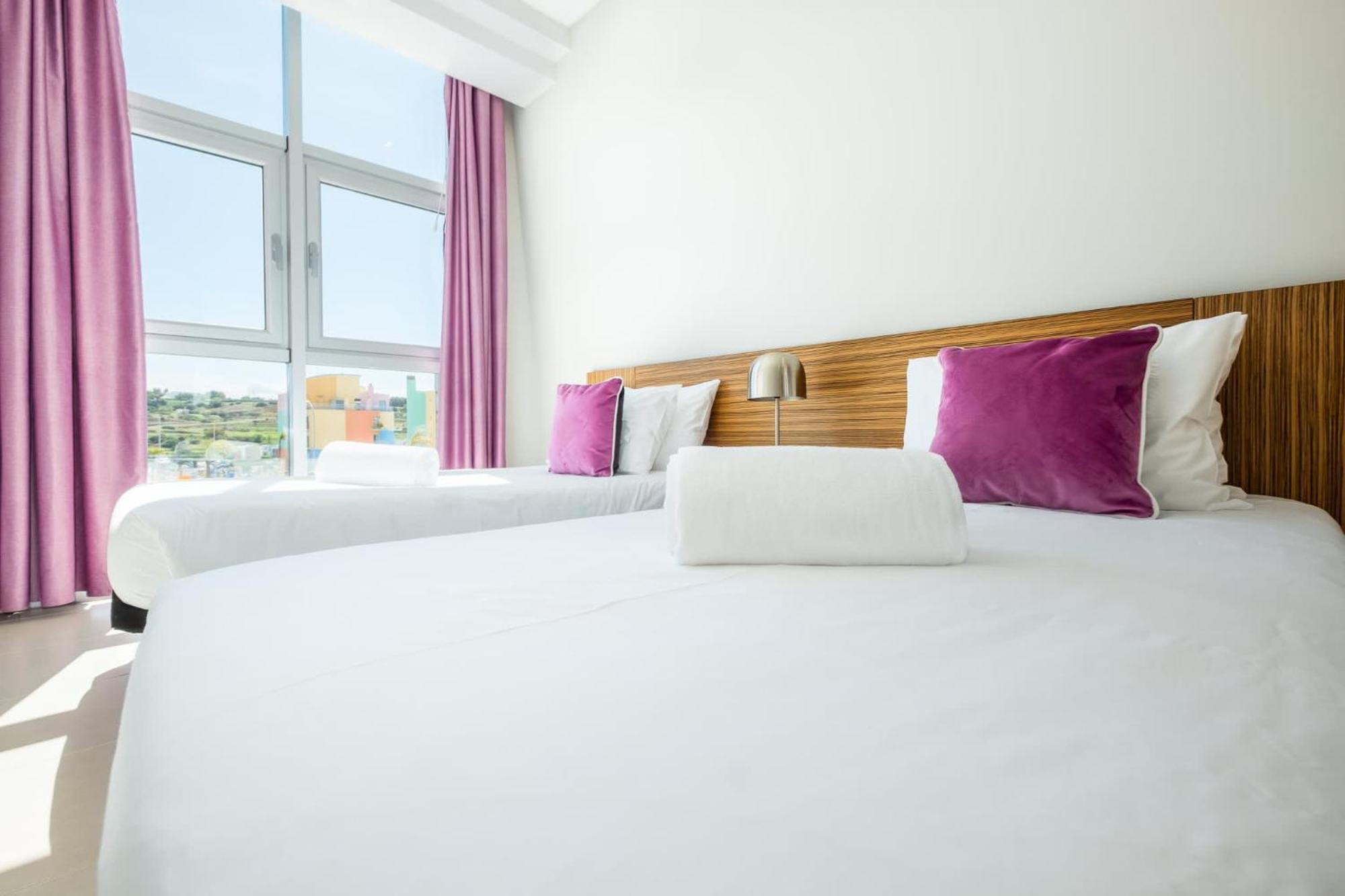 Adaro - Large Luxury Close To Marina Holiday home