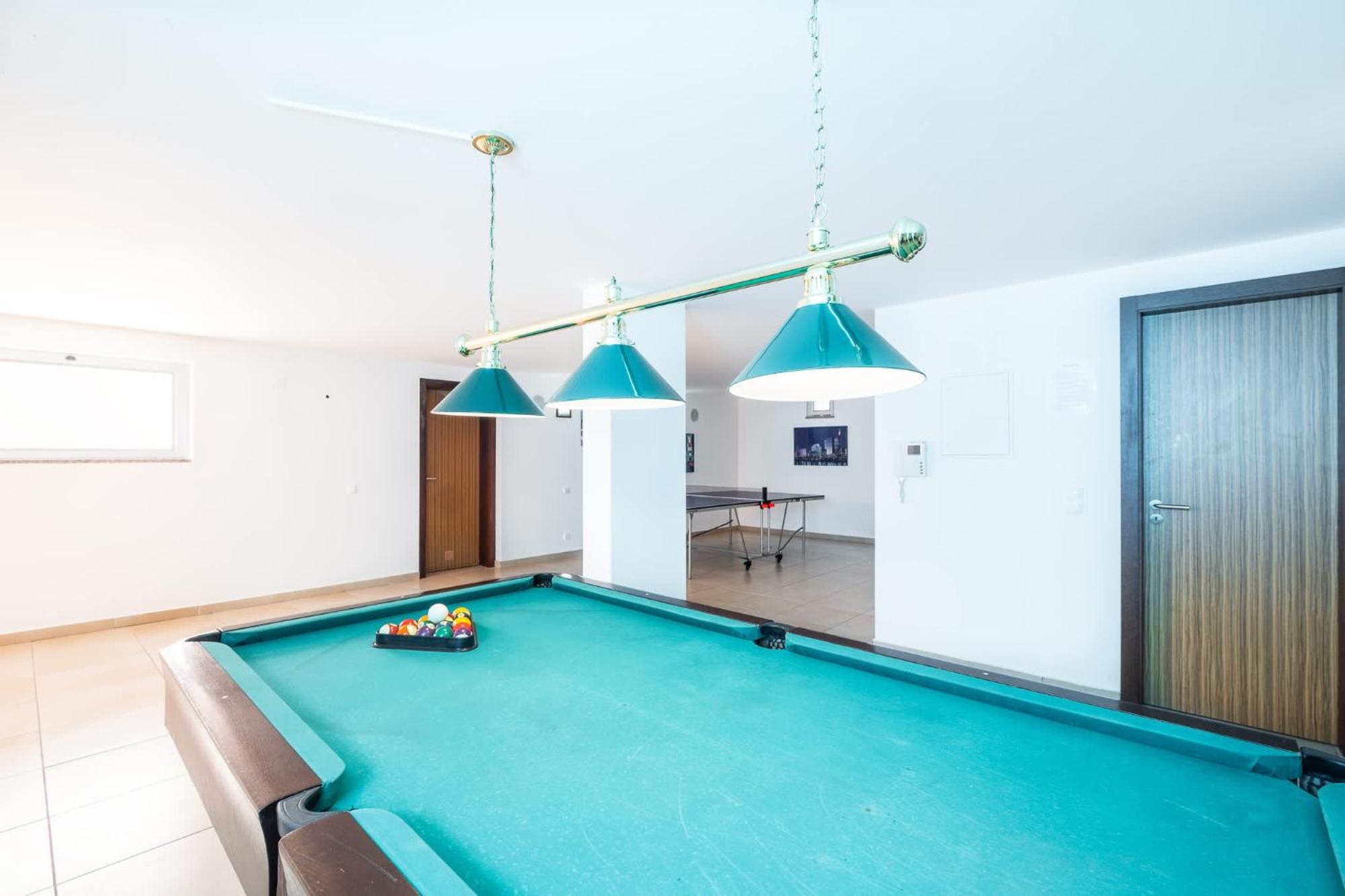 Adaro - Large Luxury Close To Marina Holiday home *