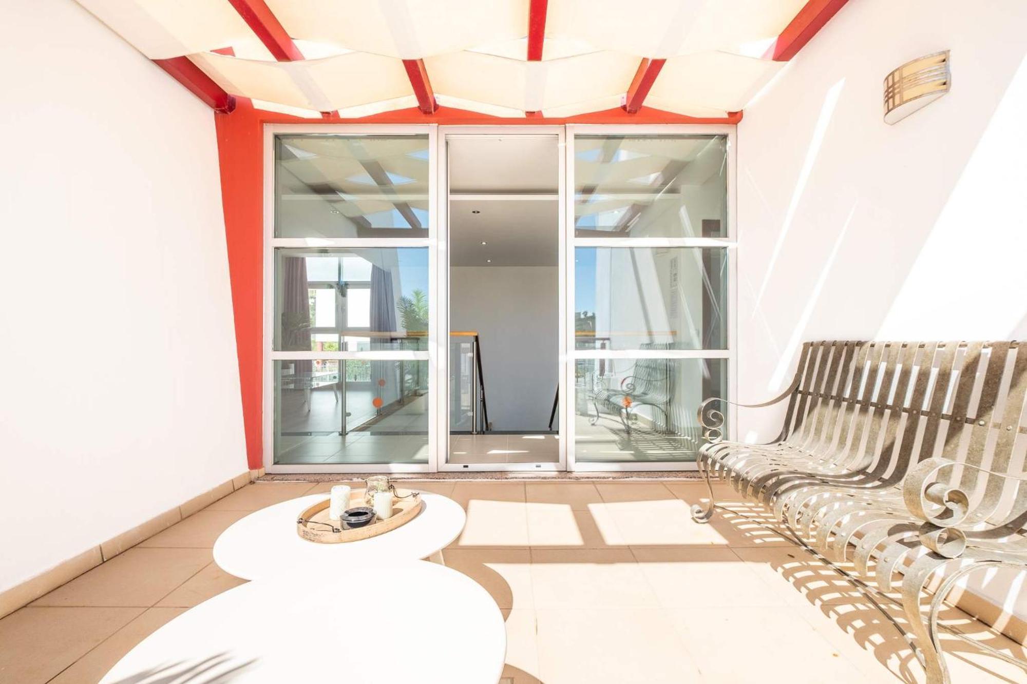 Adaro - Large Luxury Close To Marina *