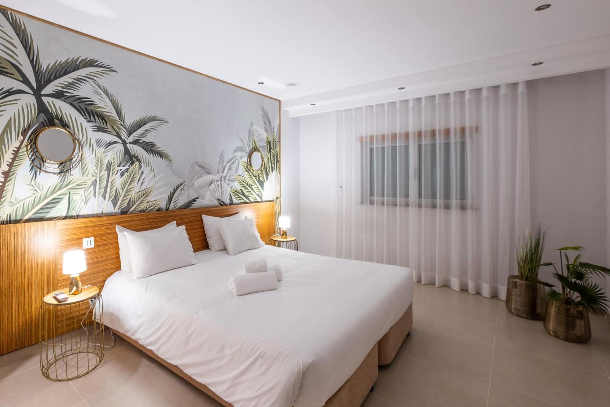 Adaro - Large Luxury Close To Marina