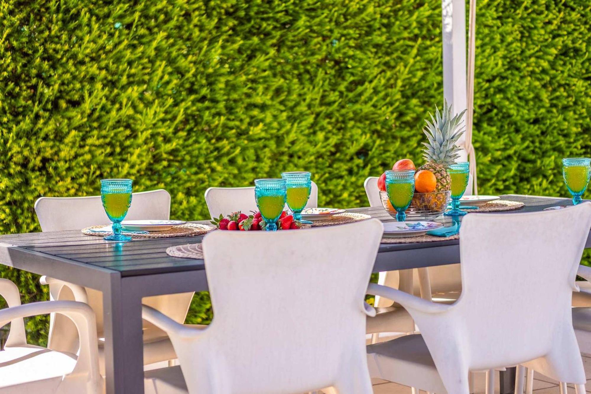 Adaro - Large Luxury Close To Marina