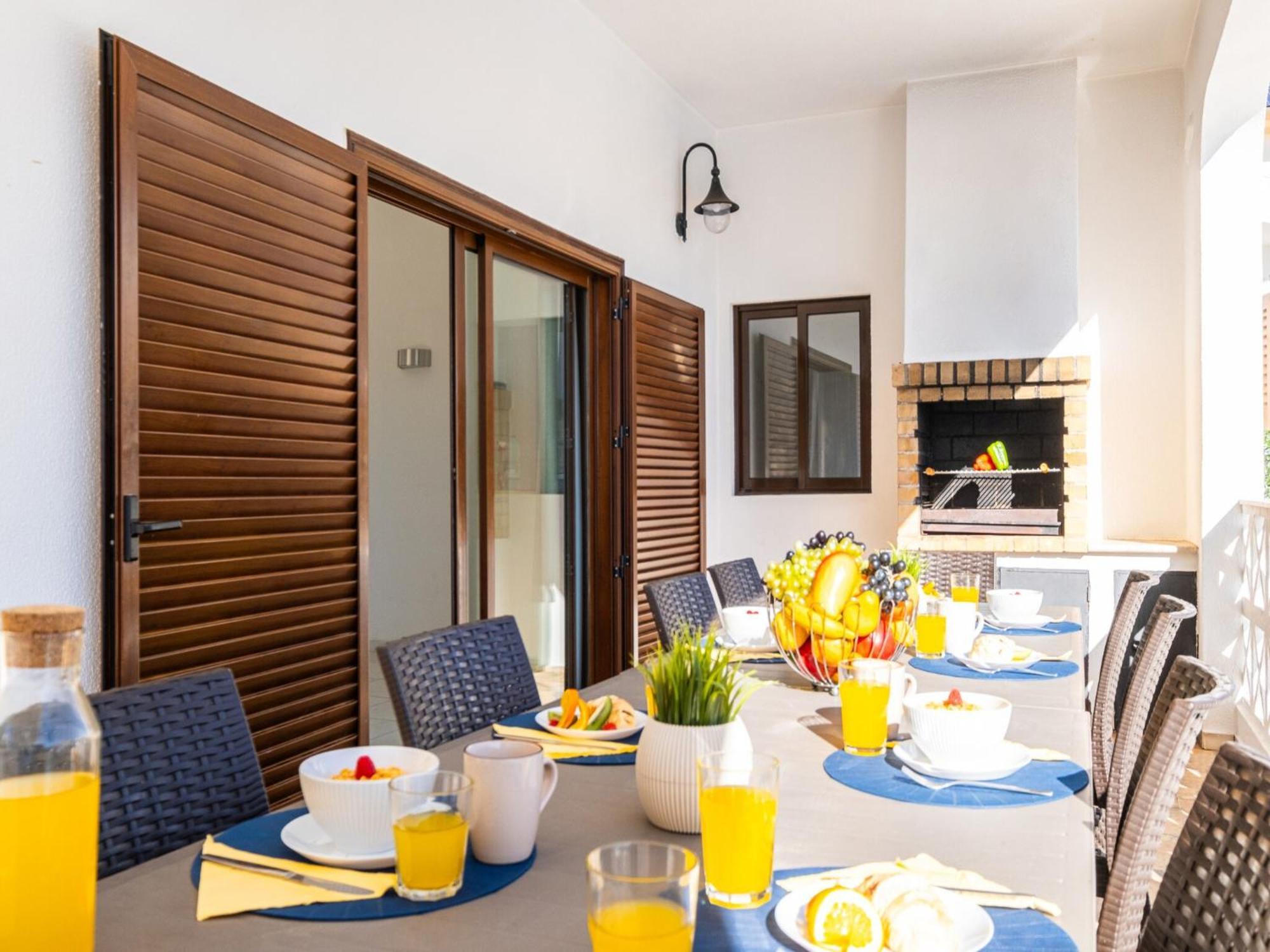 Villa Spectacular And Private Heatable Pool