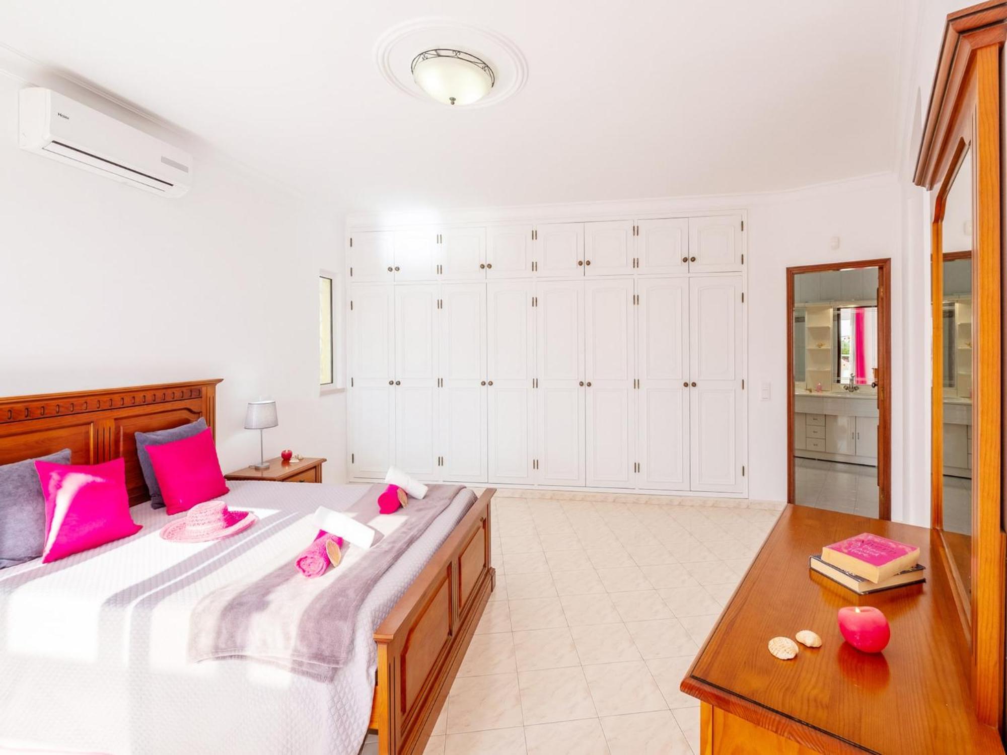 Amazing With Pool Villa Albufeira