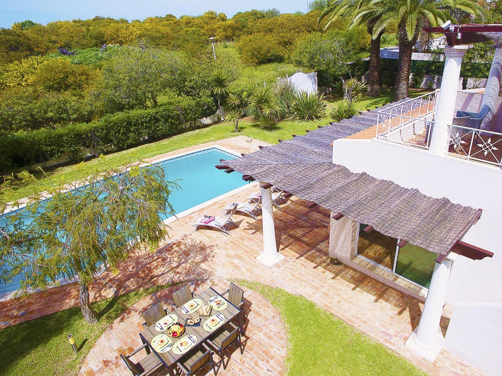 With Heatable Pool *