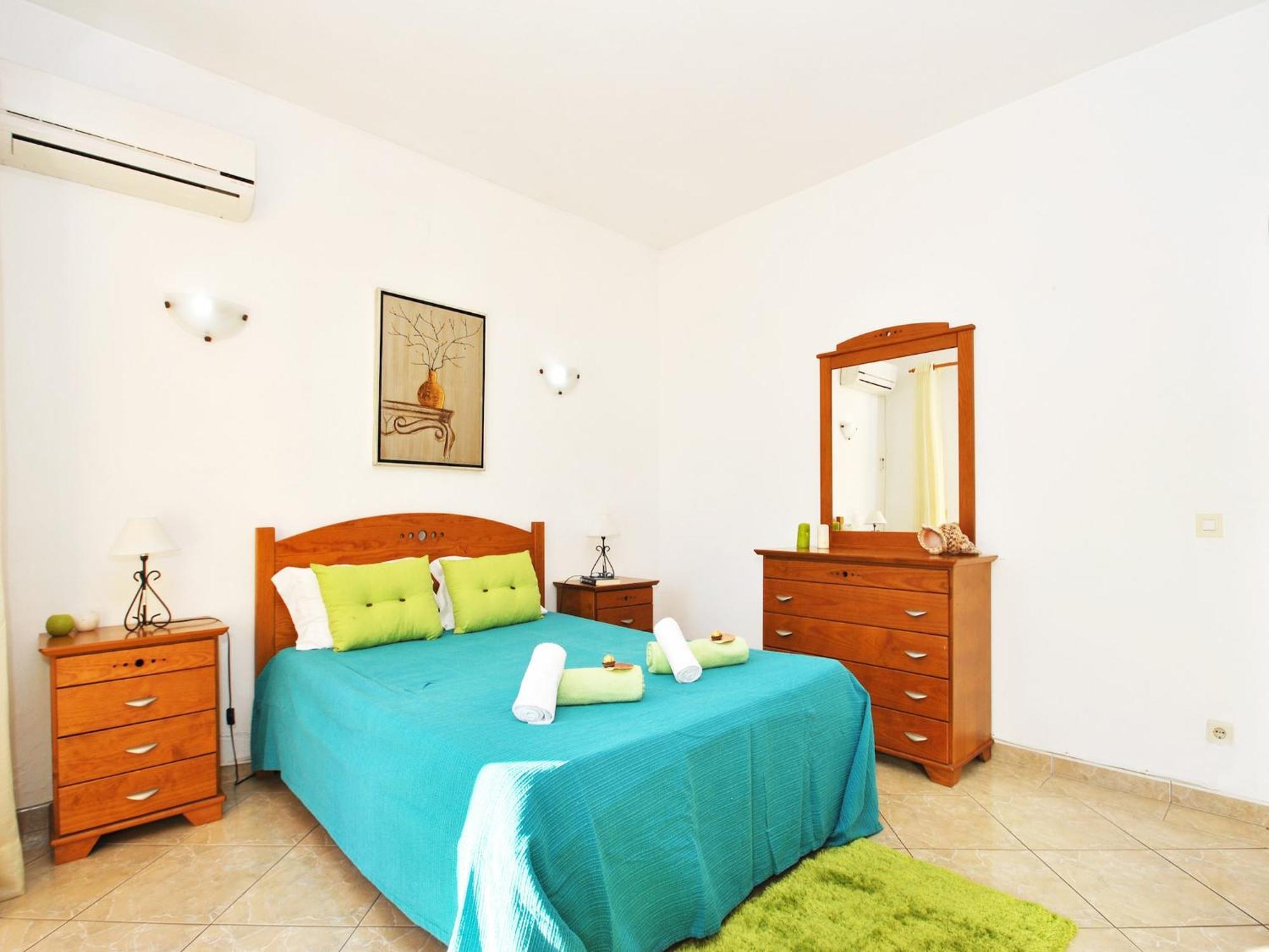Villa Villa, With Heatable Pool *