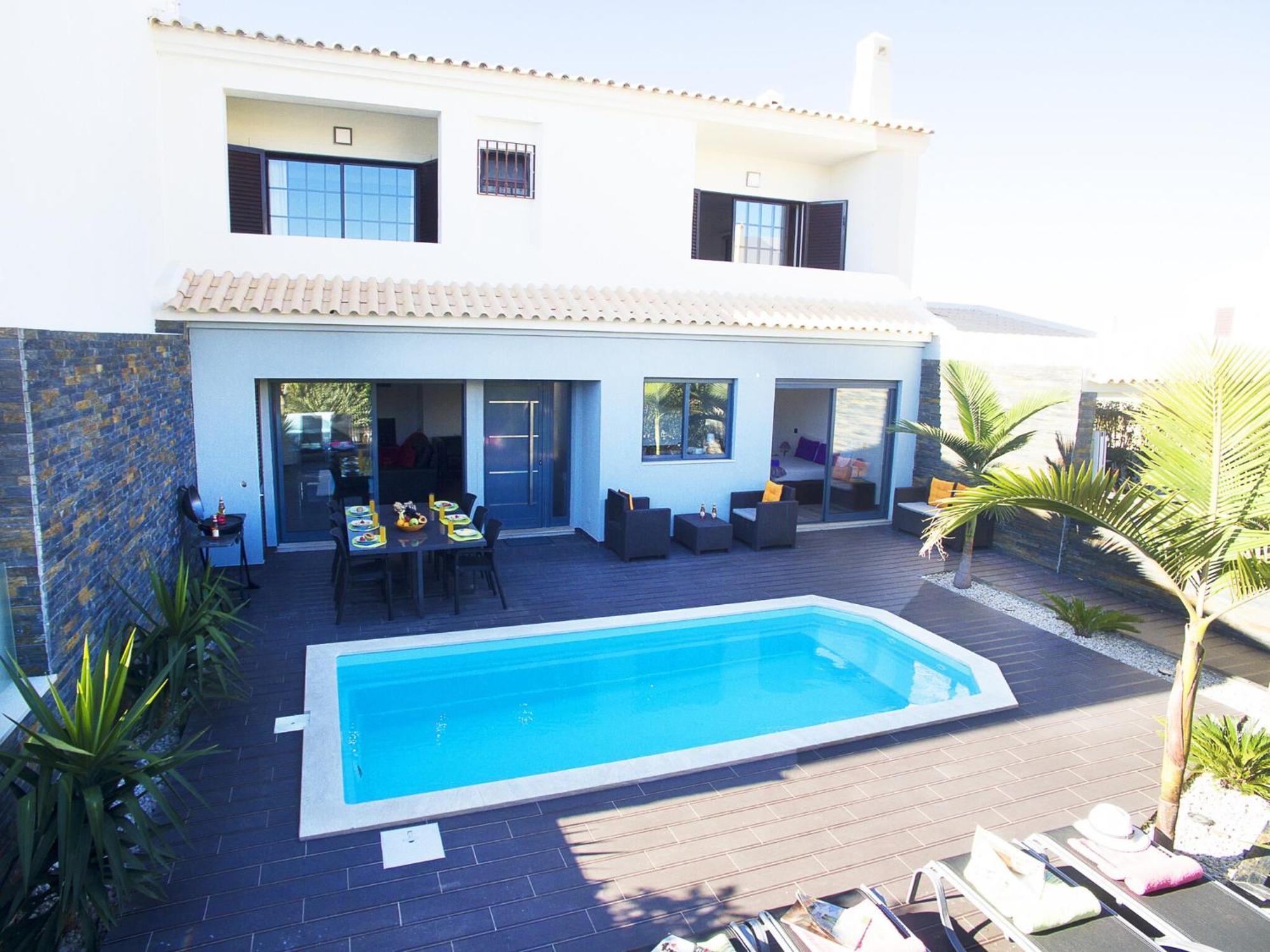 Contemporary W Private *