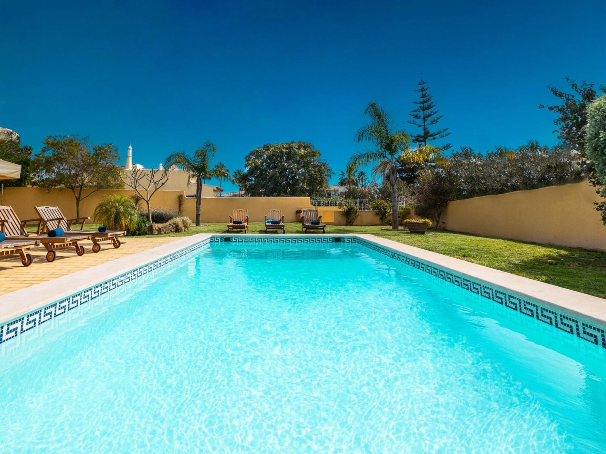Villa With Private Pool *