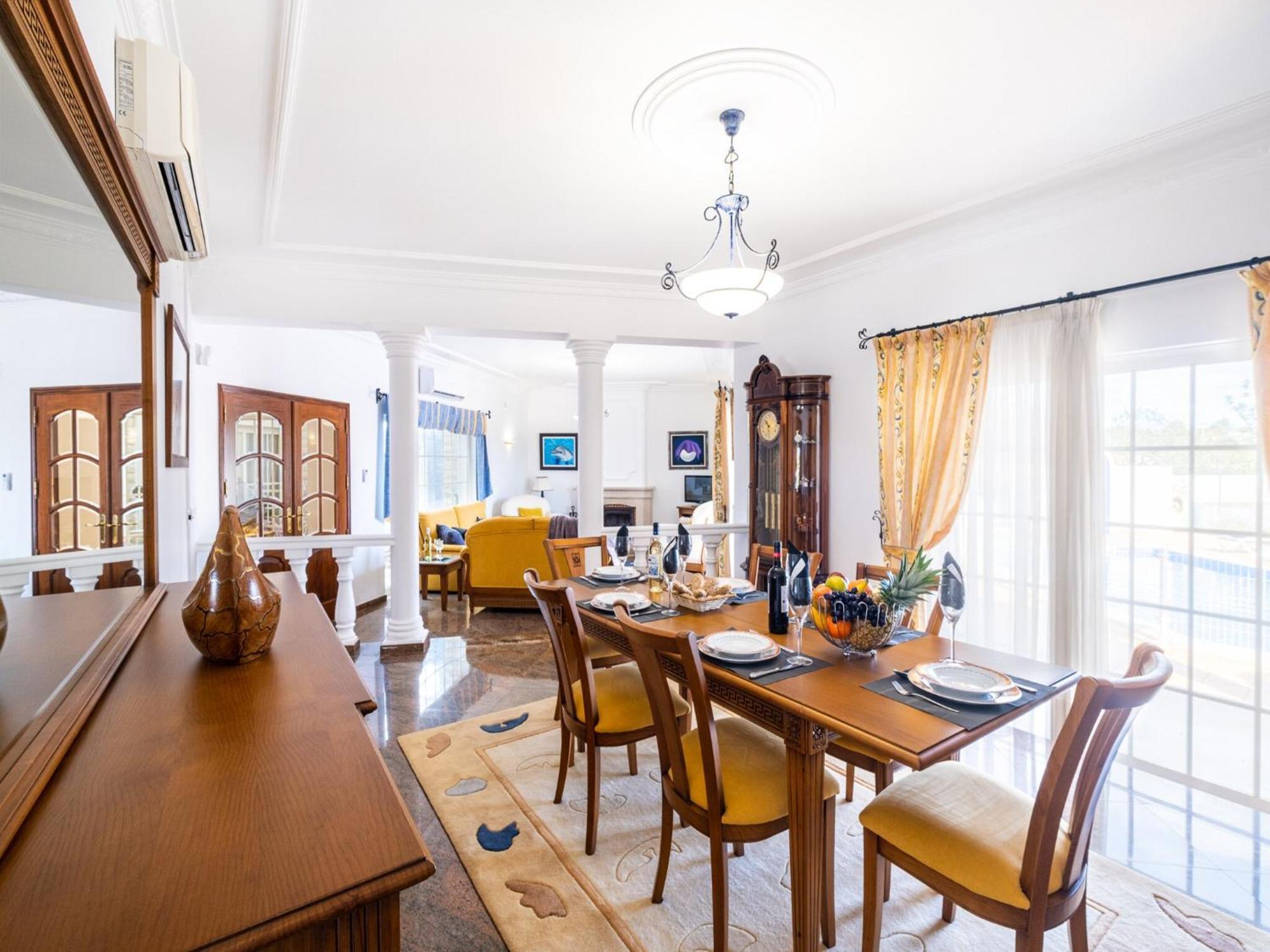 Villa Fenced Proeprty Albufeira