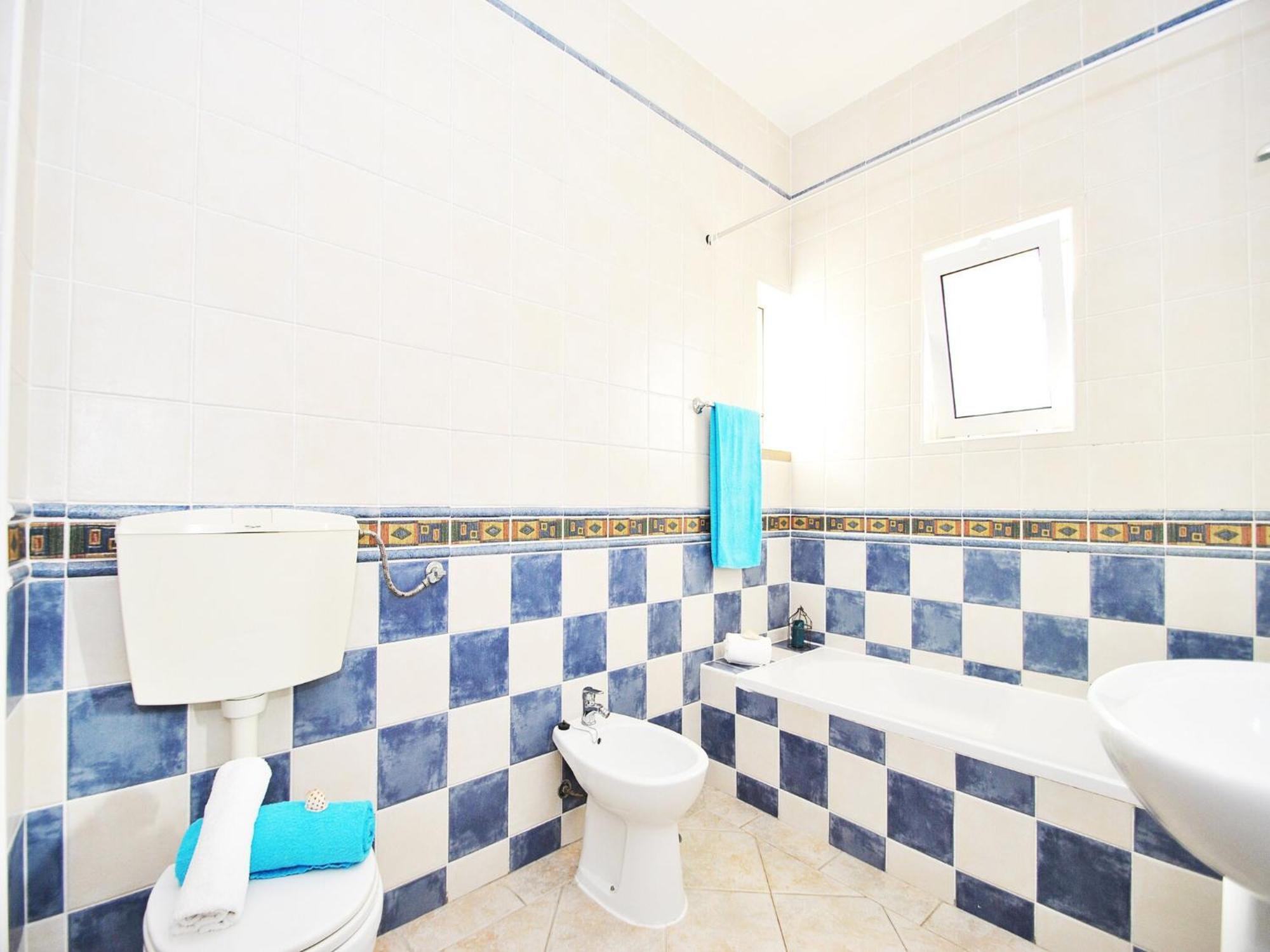 Villa Villa, With Heatable Pool Albufeira