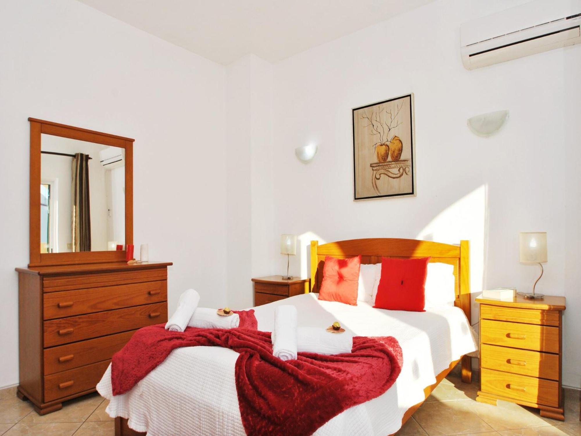 Villa, With Heatable Pool Albufeira