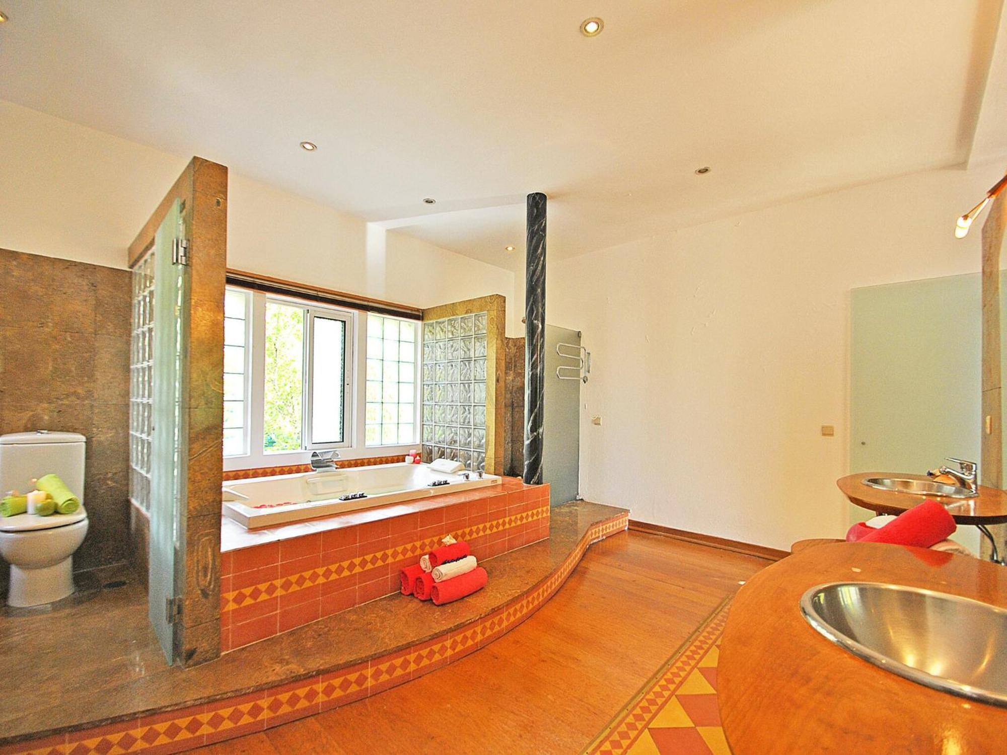 With Heatable Pool Villa