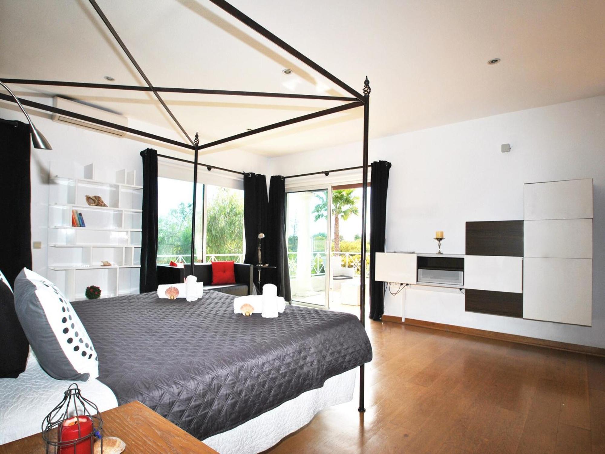 Villa With Heatable Pool Albufeira