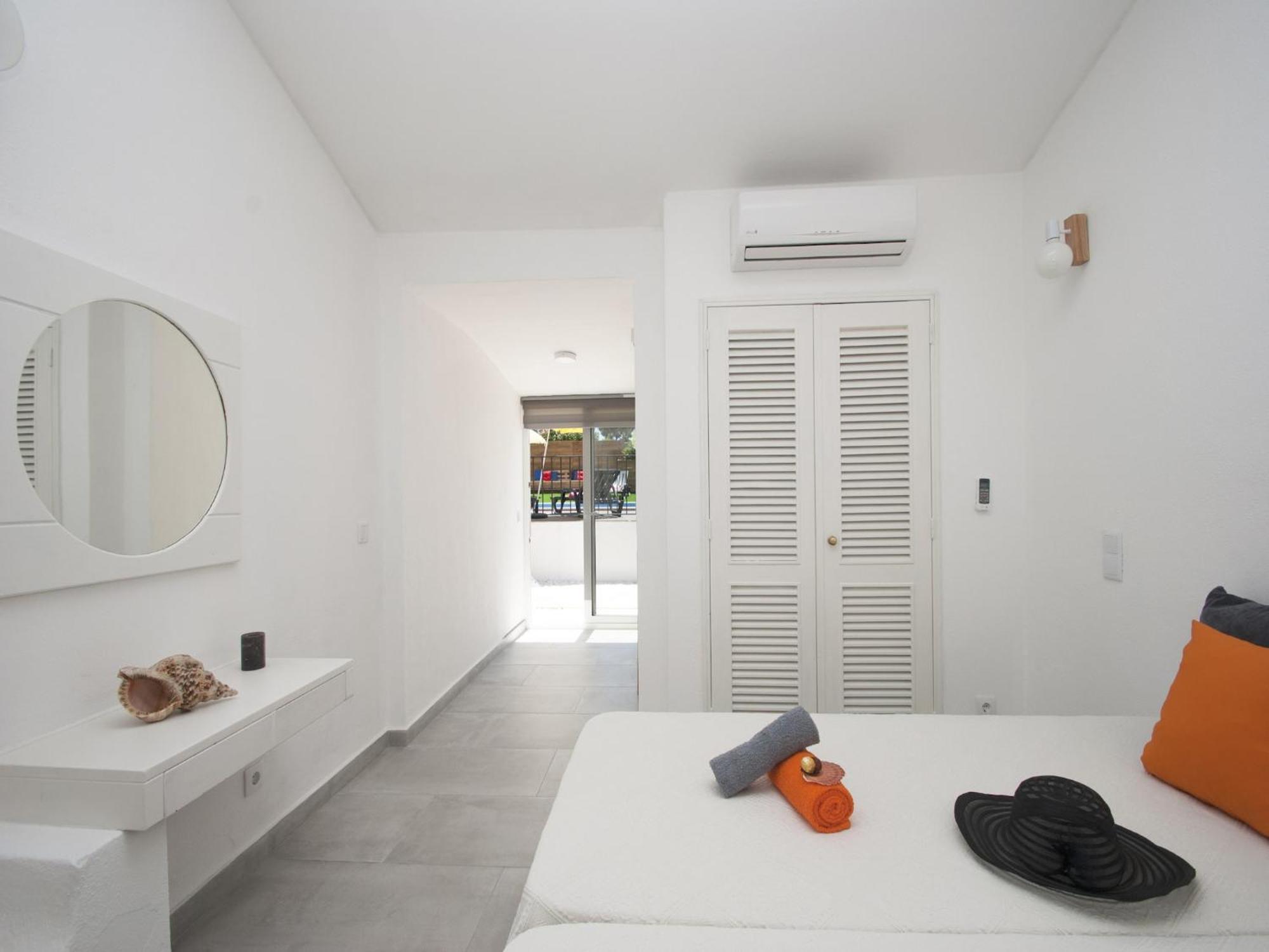 Villa With Heatable Pool *