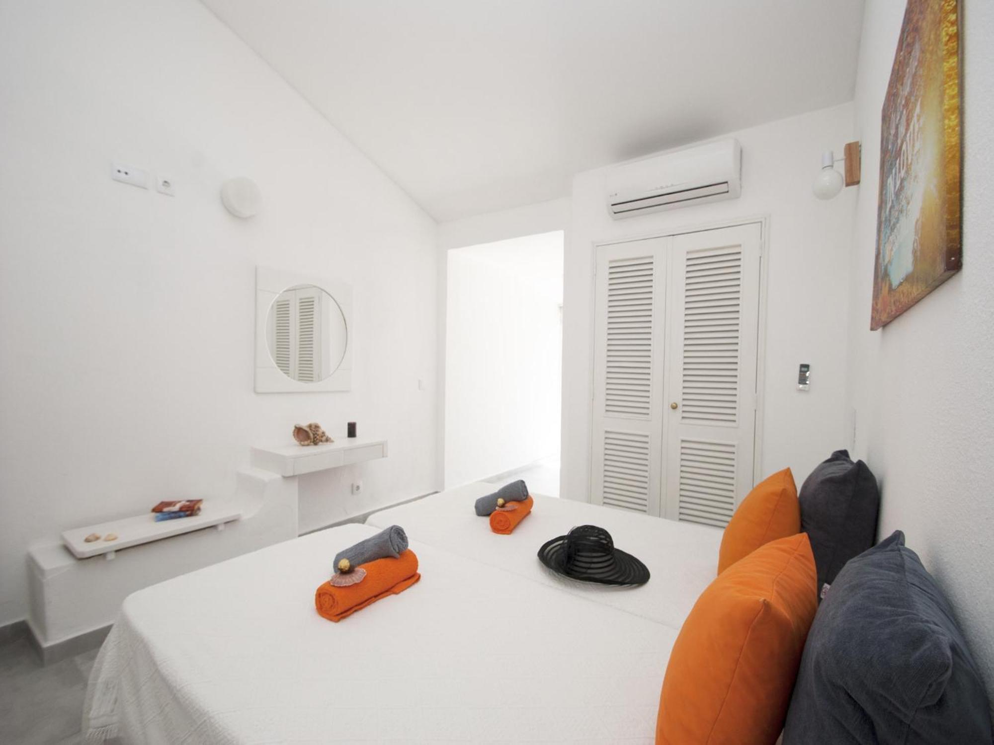 With Heatable Pool Villa Albufeira