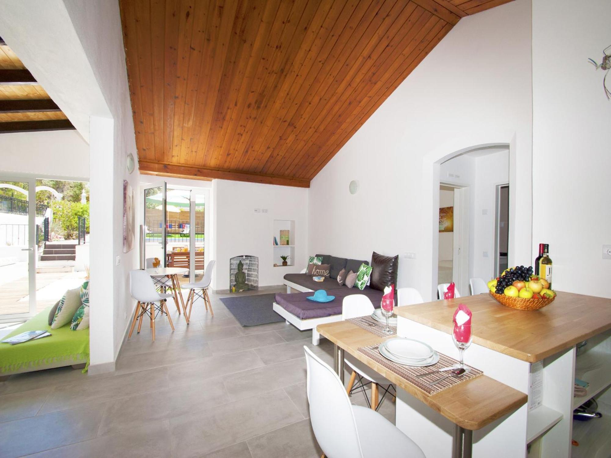 Villa With Heatable Pool