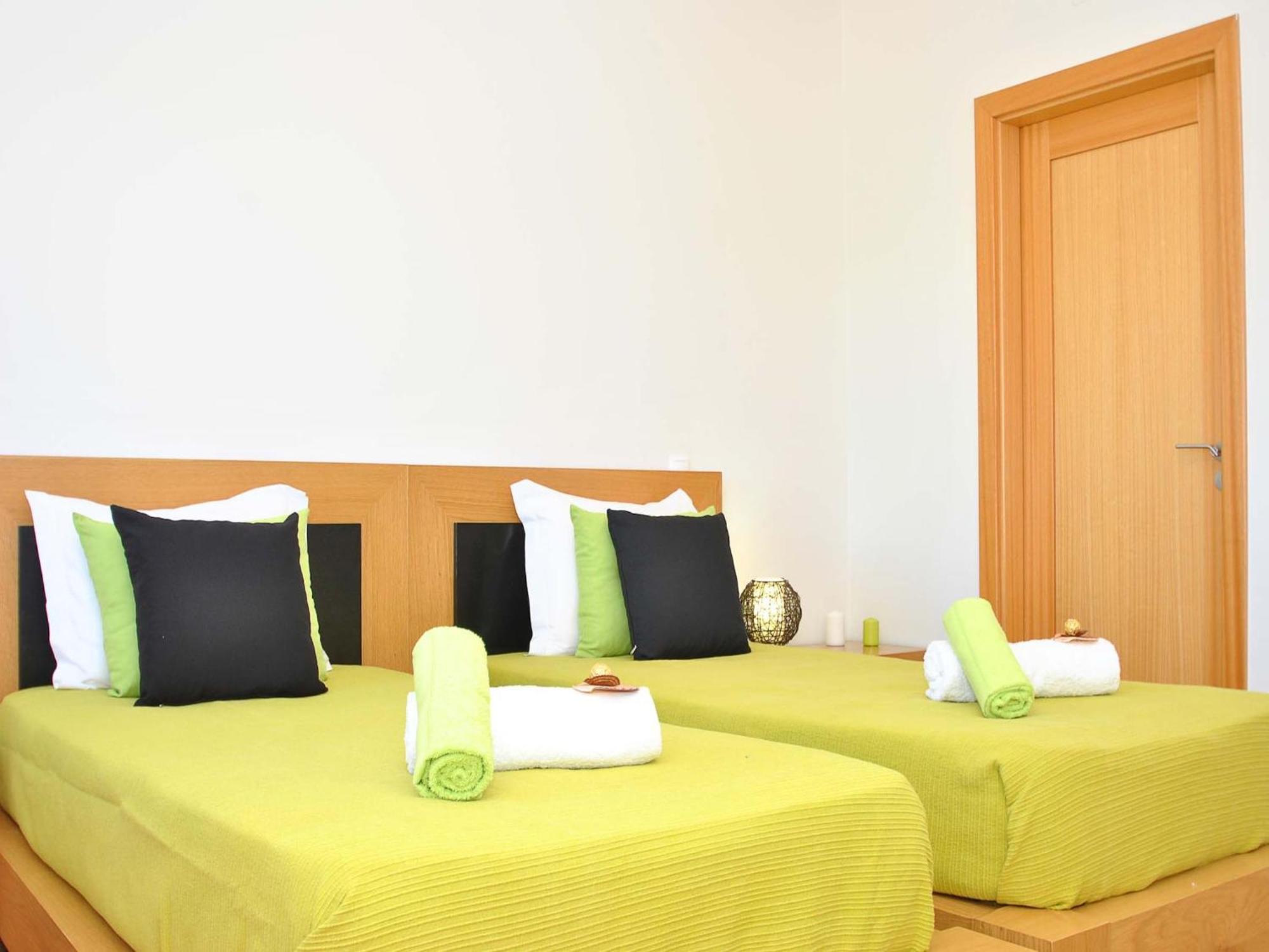 Seaside Townhouse Escape Albufeira