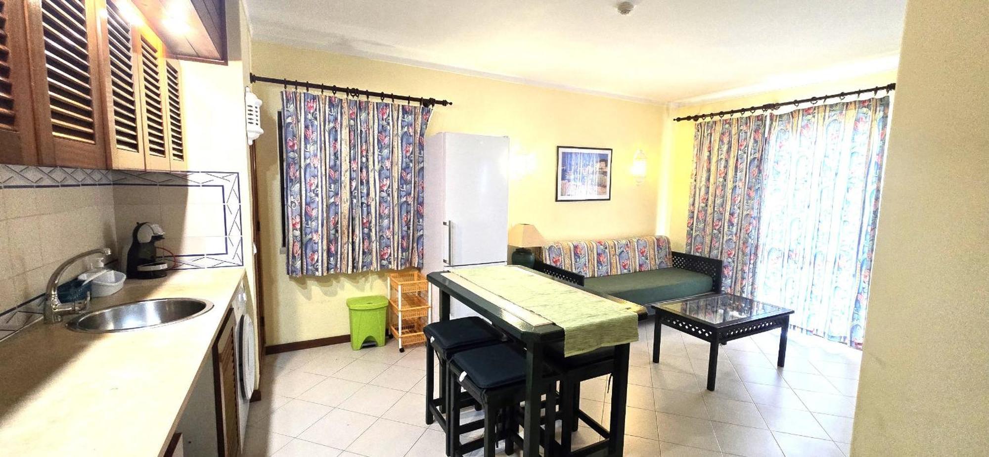 Centre View Apartment *