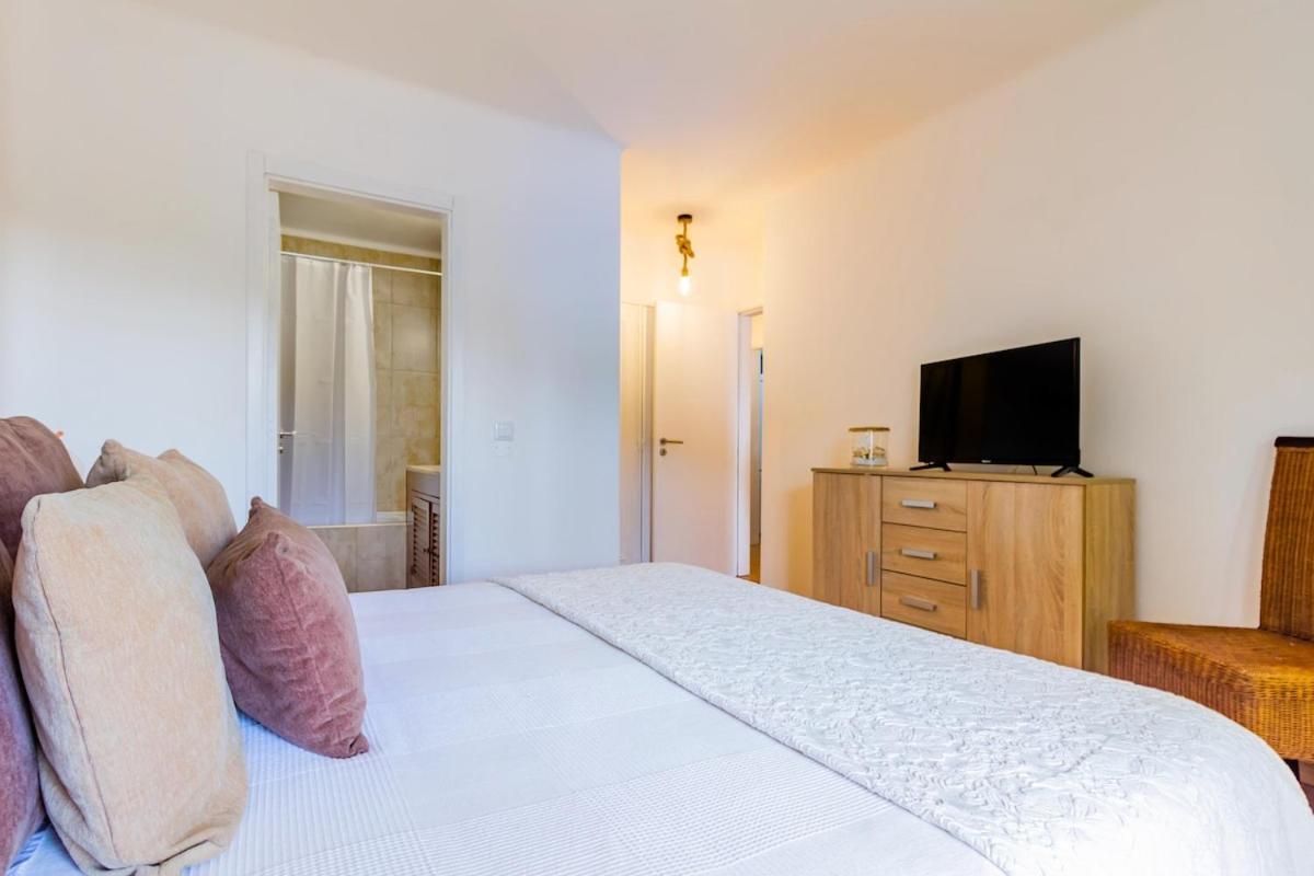 Family Oasis With Pool Apartment Albufeira