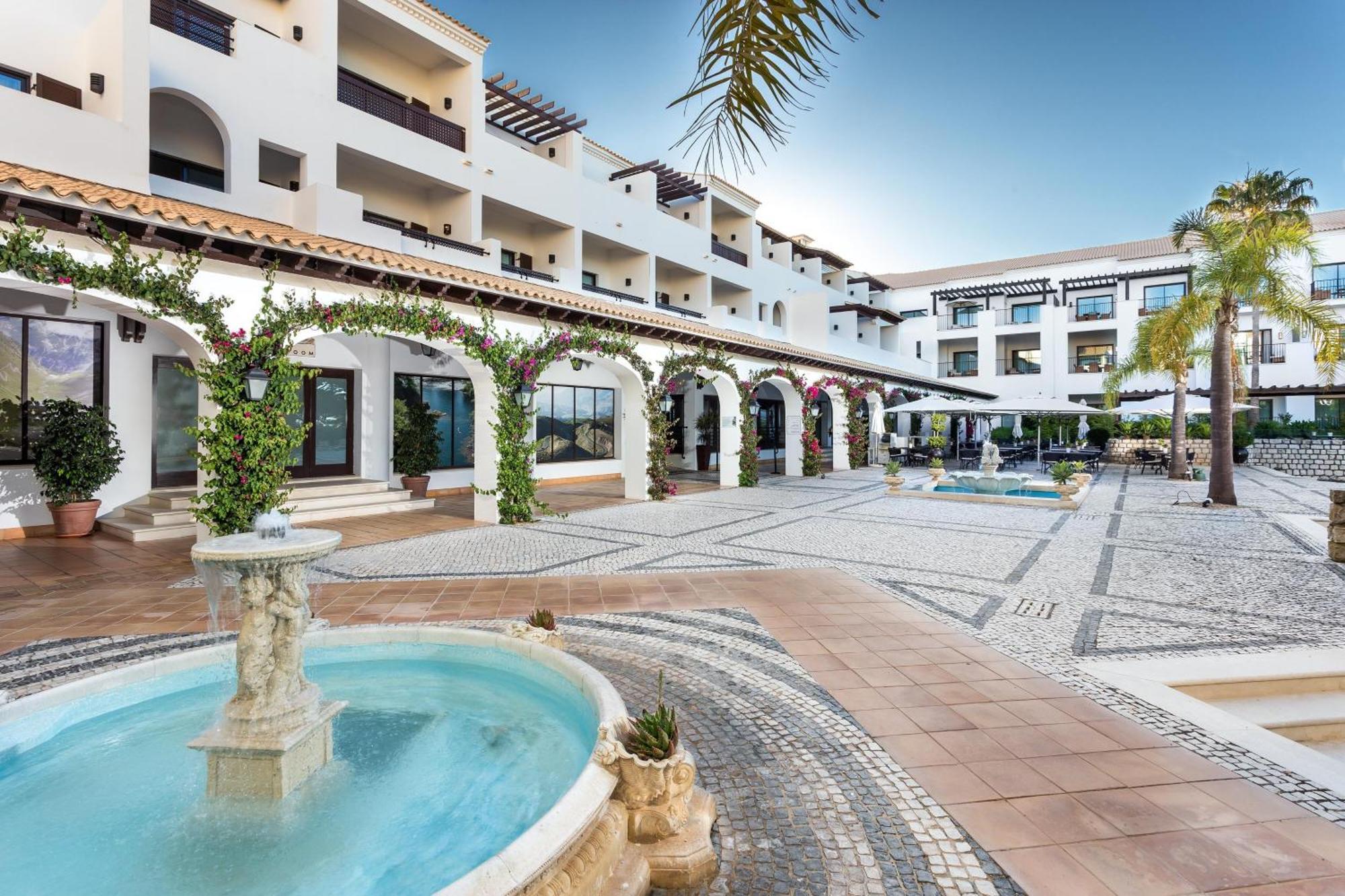 Pine Cliffs Ocean Suites, A Luxury Collection & Spa, Algarve 5*