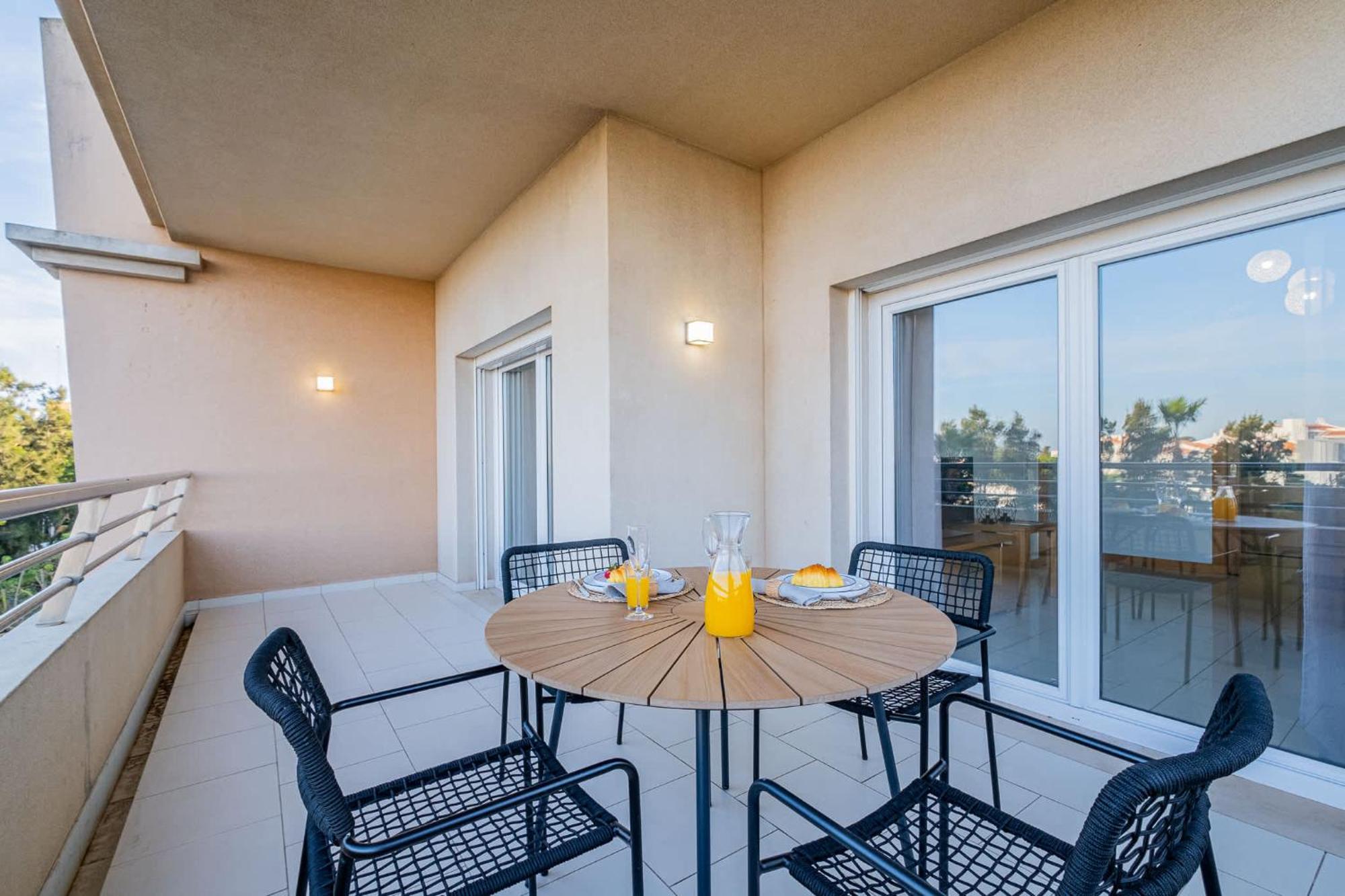 Oura - Views Of Sea, Bay & Old Town Holiday home