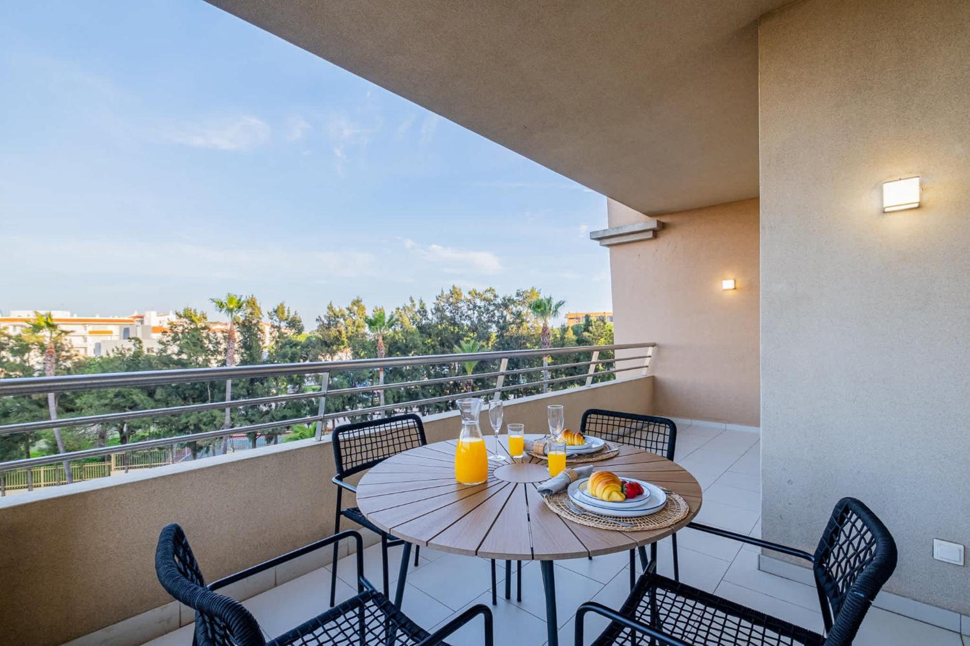 Oura - Views Of Sea, Bay & Old Town Holiday home