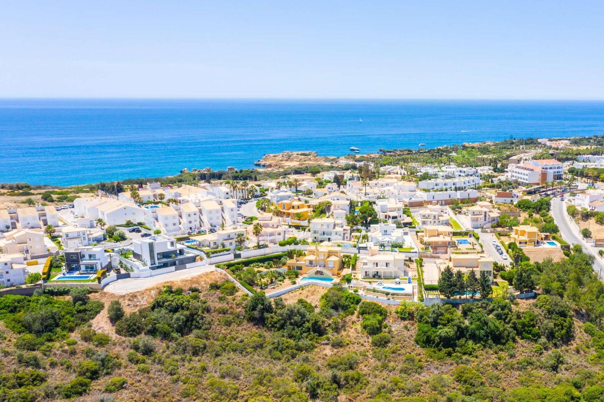 Mendes - Walking Distance To The Holiday home Albufeira