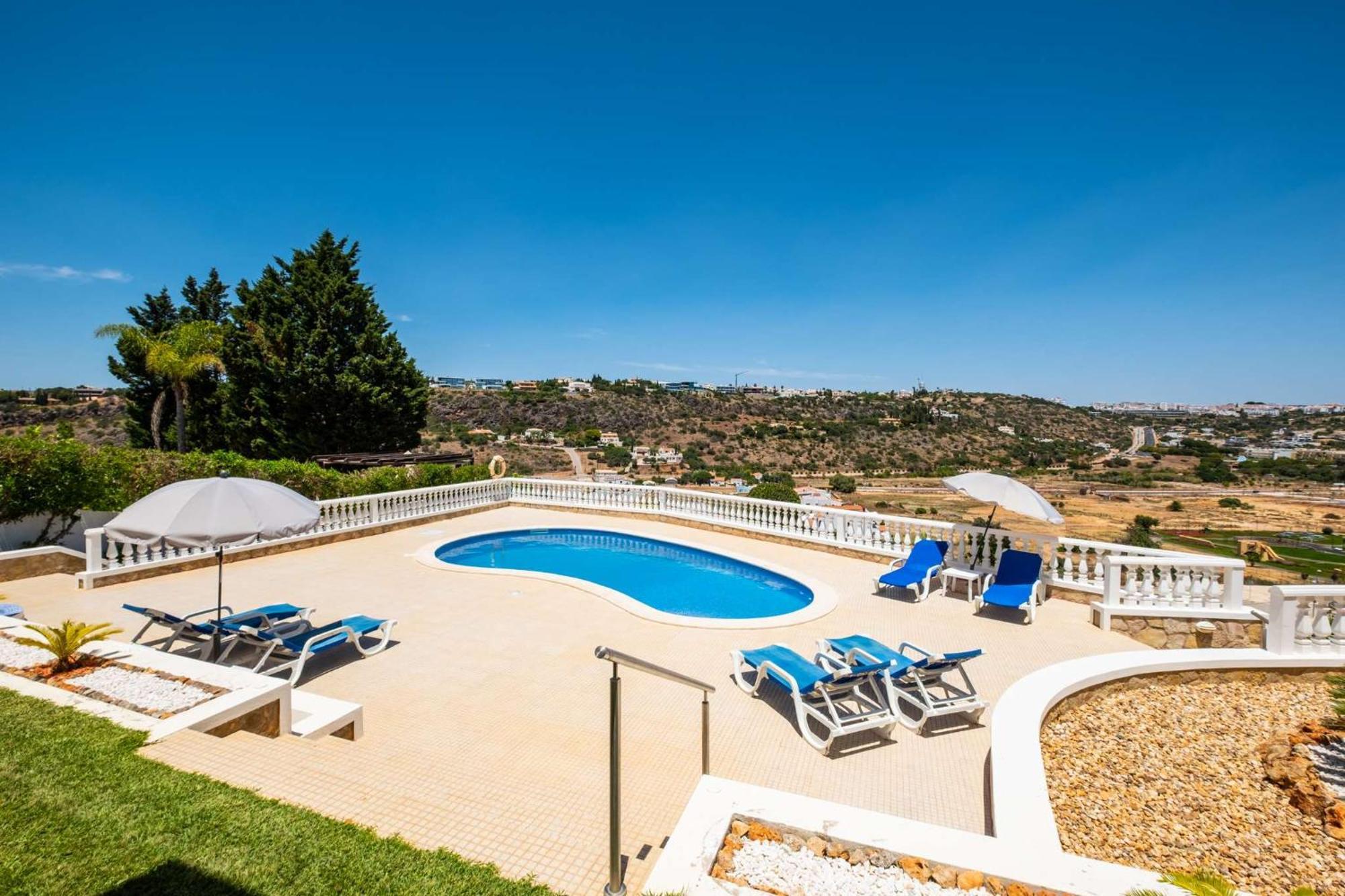 Mendes - Walking Distance To The Albufeira