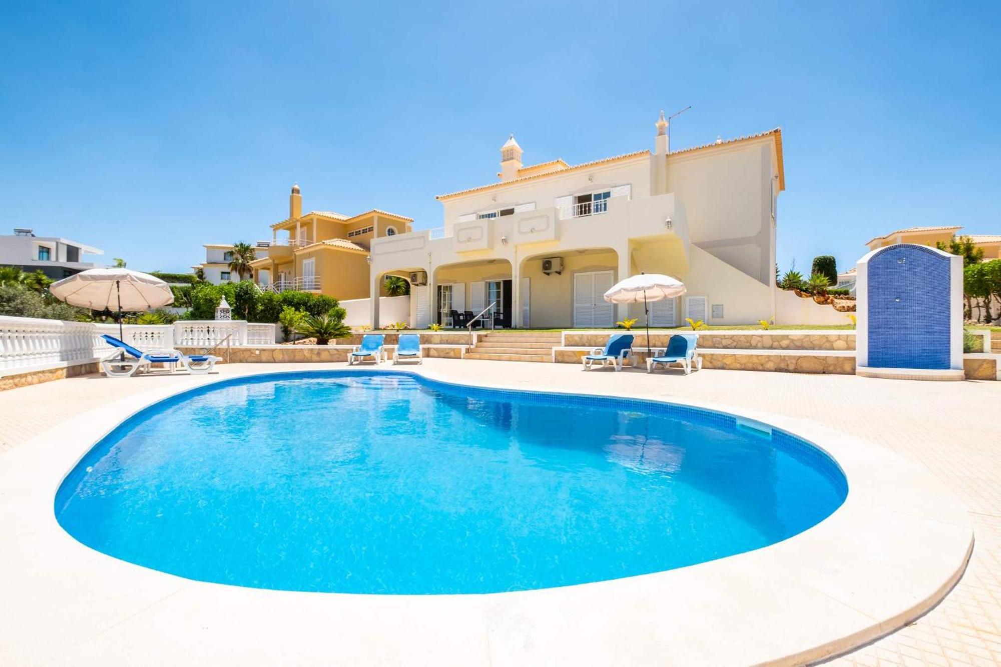 Mendes - Walking Distance To The Holiday home Albufeira
