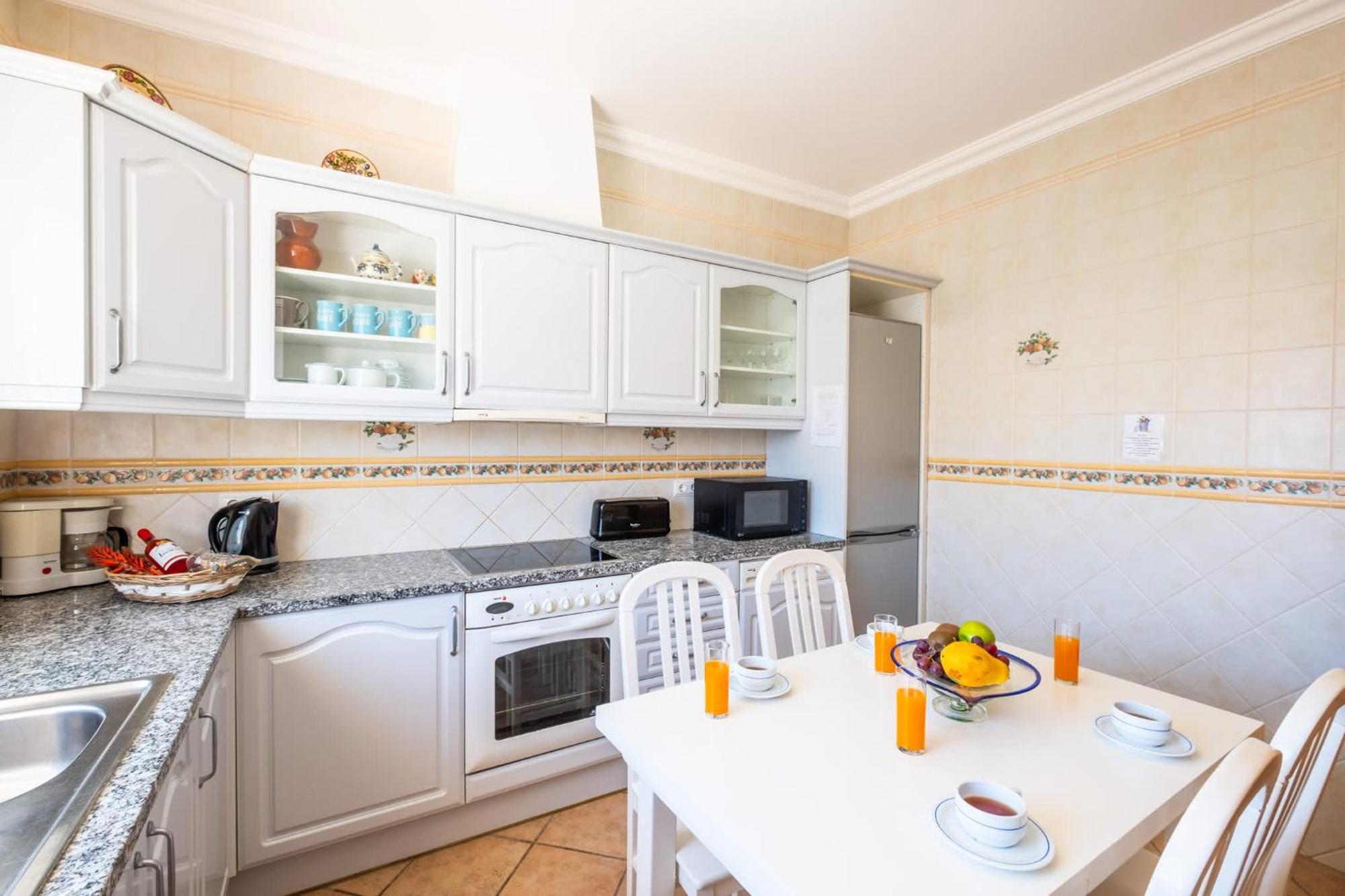 Mendes - Walking Distance To The Albufeira