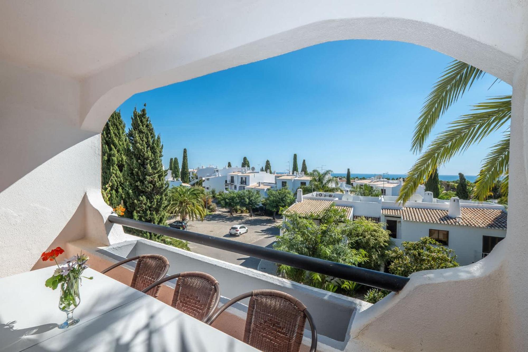 Luna - With A Pool Area With A Lounge Bar Holiday home *