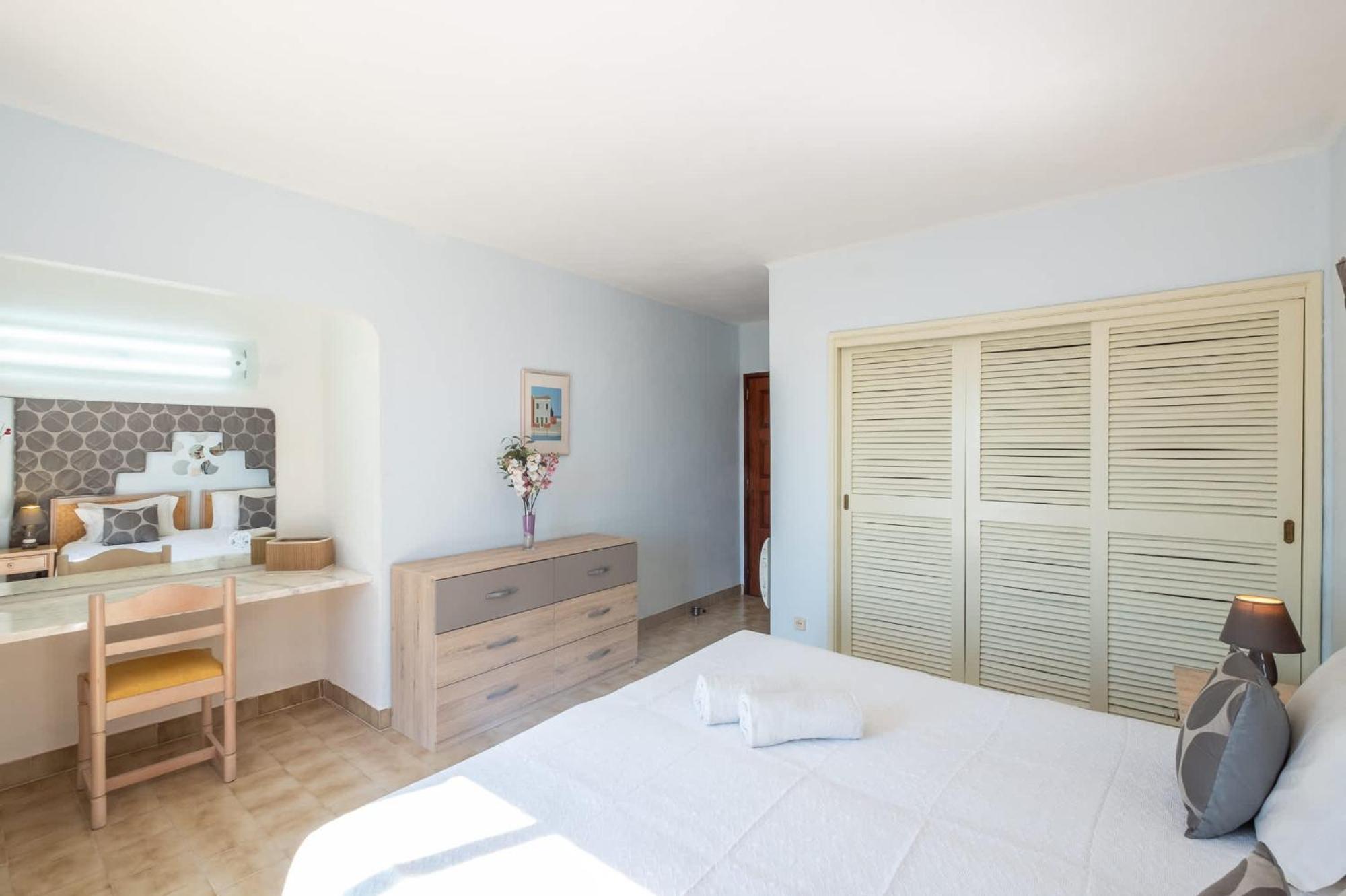 Luna - With A Pool Area With A Lounge Bar Holiday home *