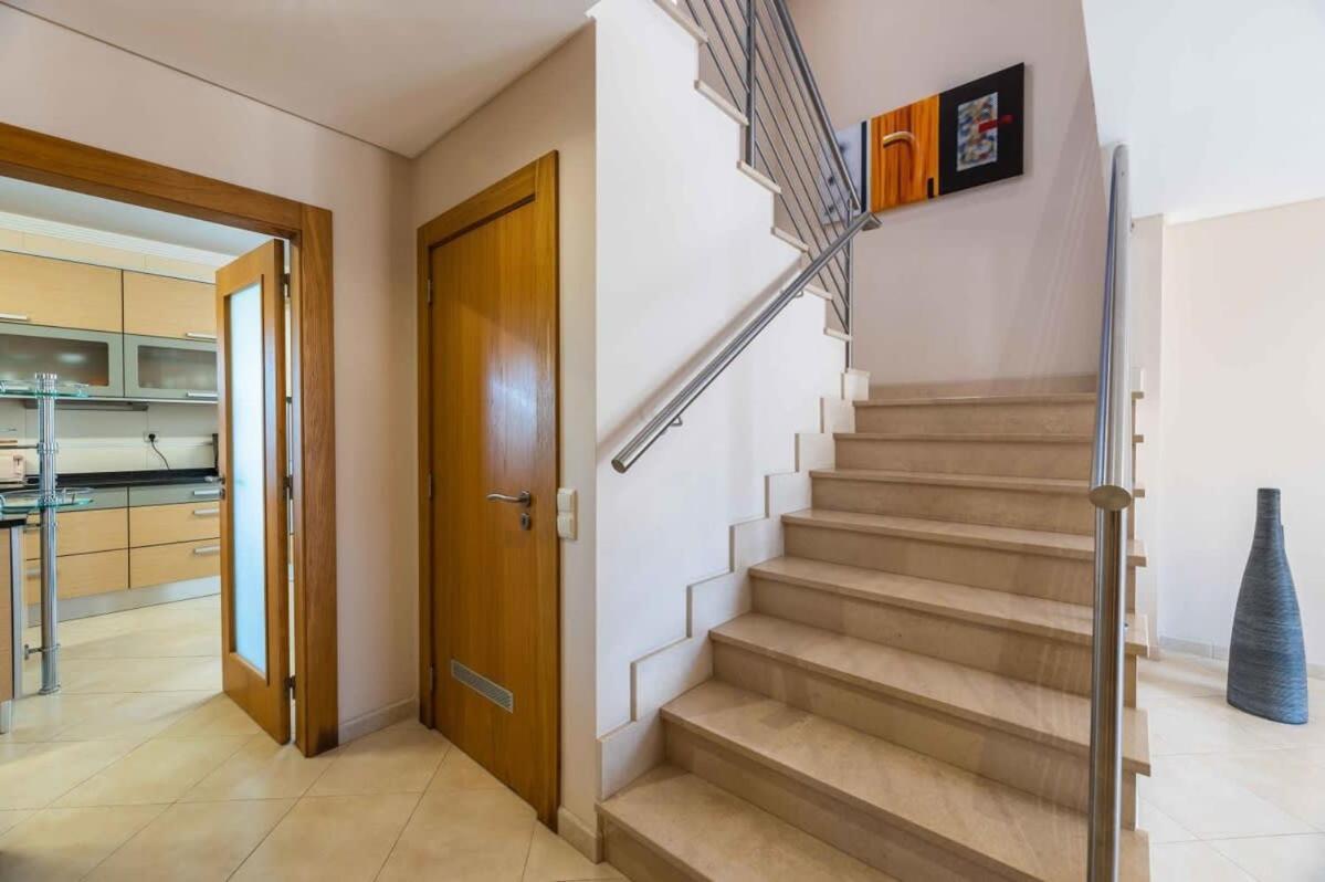 Hugo - Bright Modern Walk To Restaurants Vakantiehuis *