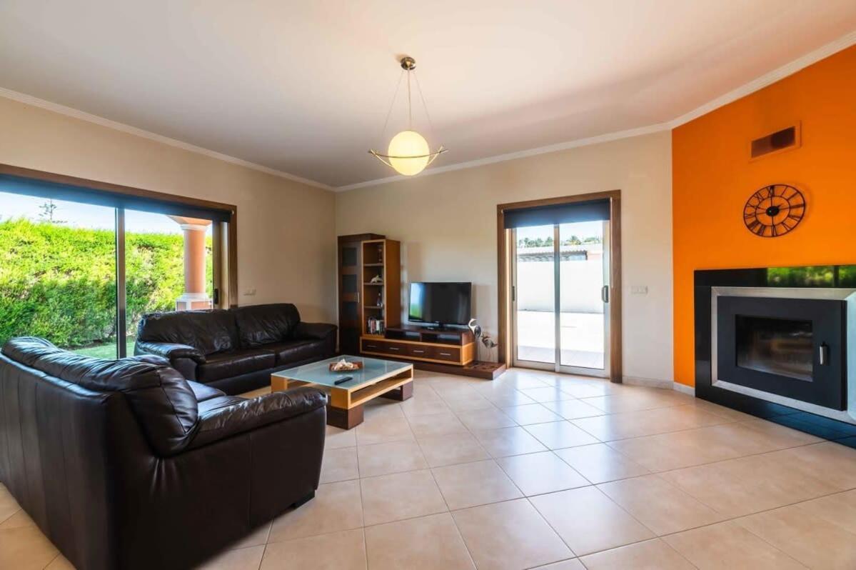 Vakantiehuis Hugo - Bright Modern Walk To Restaurants Albufeira