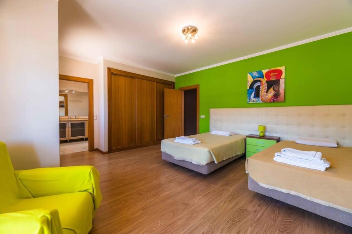 Hugo - Bright Modern Walk To Restaurants * Albufeira