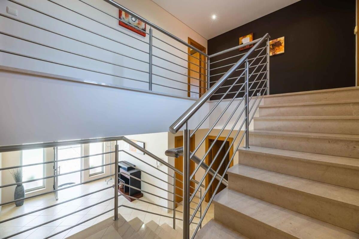 Hugo - Bright Modern Walk To Restaurants Vakantiehuis *