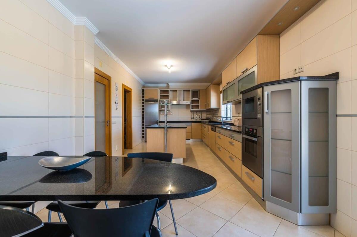 Vakantiehuis Hugo - Bright Modern Walk To Restaurants *