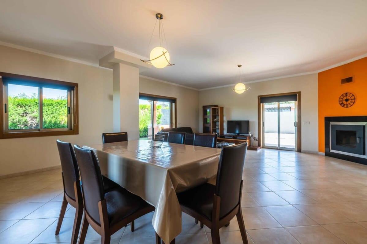 Vakantiehuis Hugo - Bright Modern Walk To Restaurants Albufeira