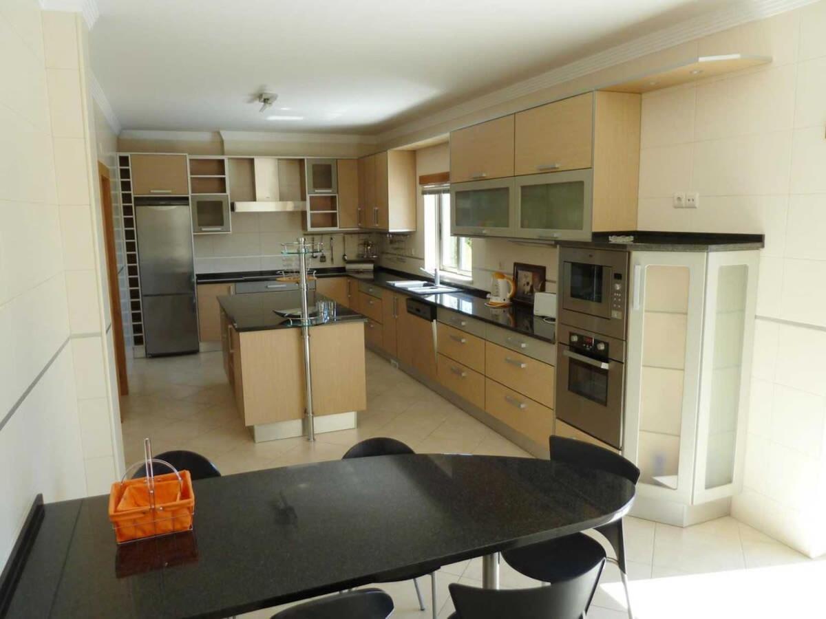 Hugo - Bright Modern Walk To Restaurants * Albufeira