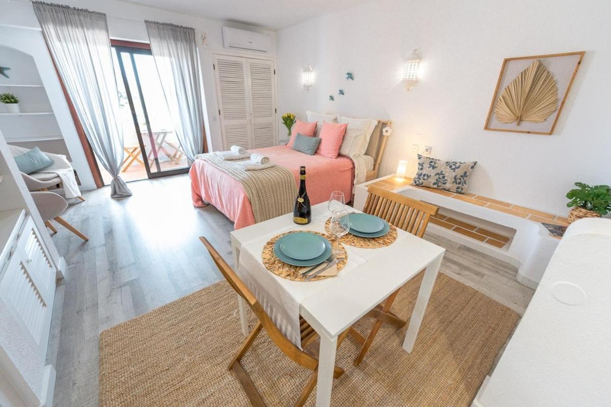 W Swim Pool And Seaview Apartment *