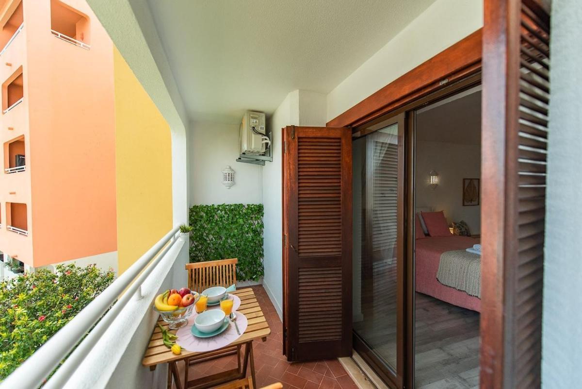 Apartment W Swim Pool And Seaview