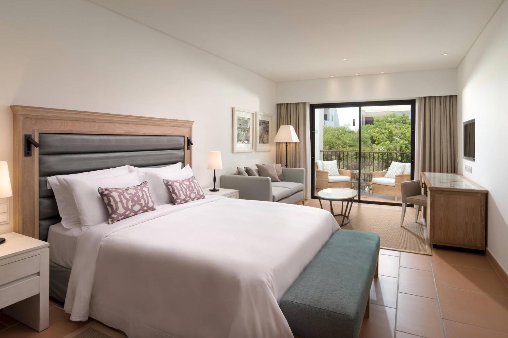 Pine Cliffs Ocean Suites, A Luxury Collection & Spa, Algarve 5* Albufeira