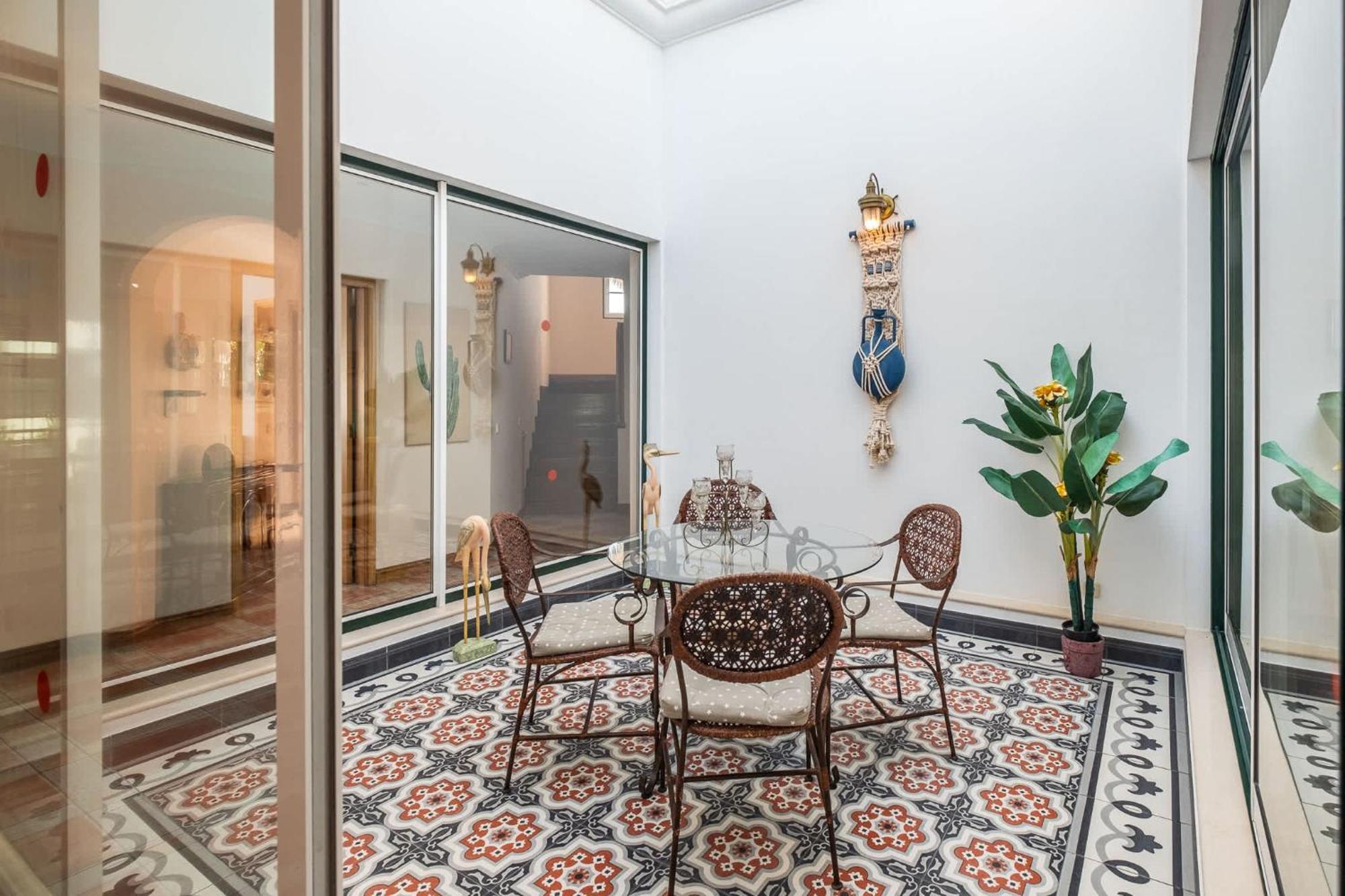 Maria Palace - Games Gym & Bar Holiday home *