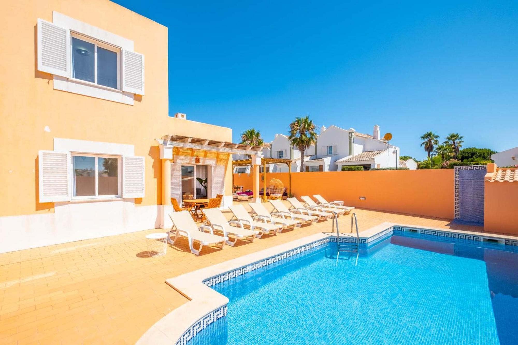Habitate - Pool Fence & Heating Bars Holiday home *