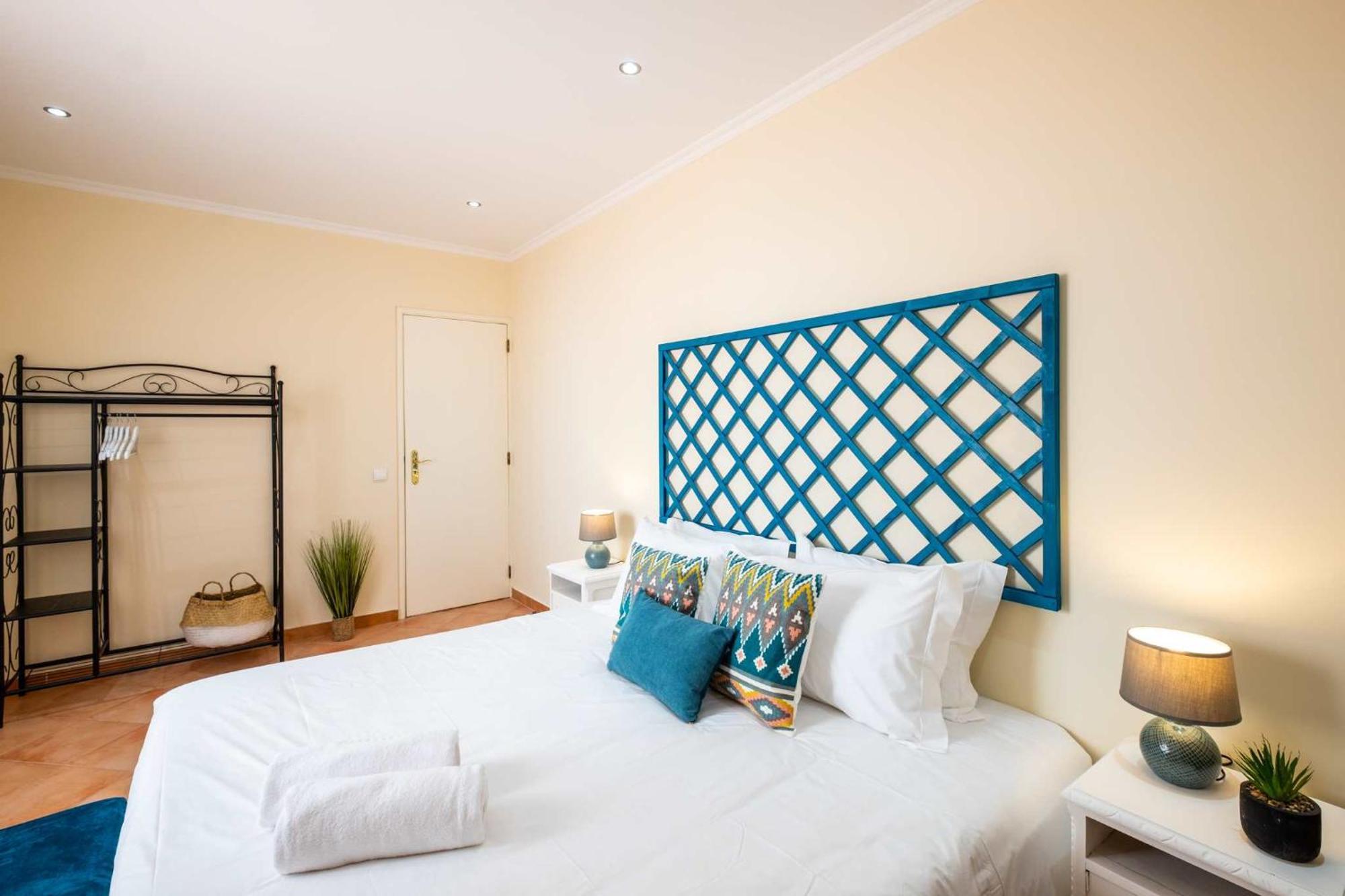 Habitate - Pool Fence & Heating Bars